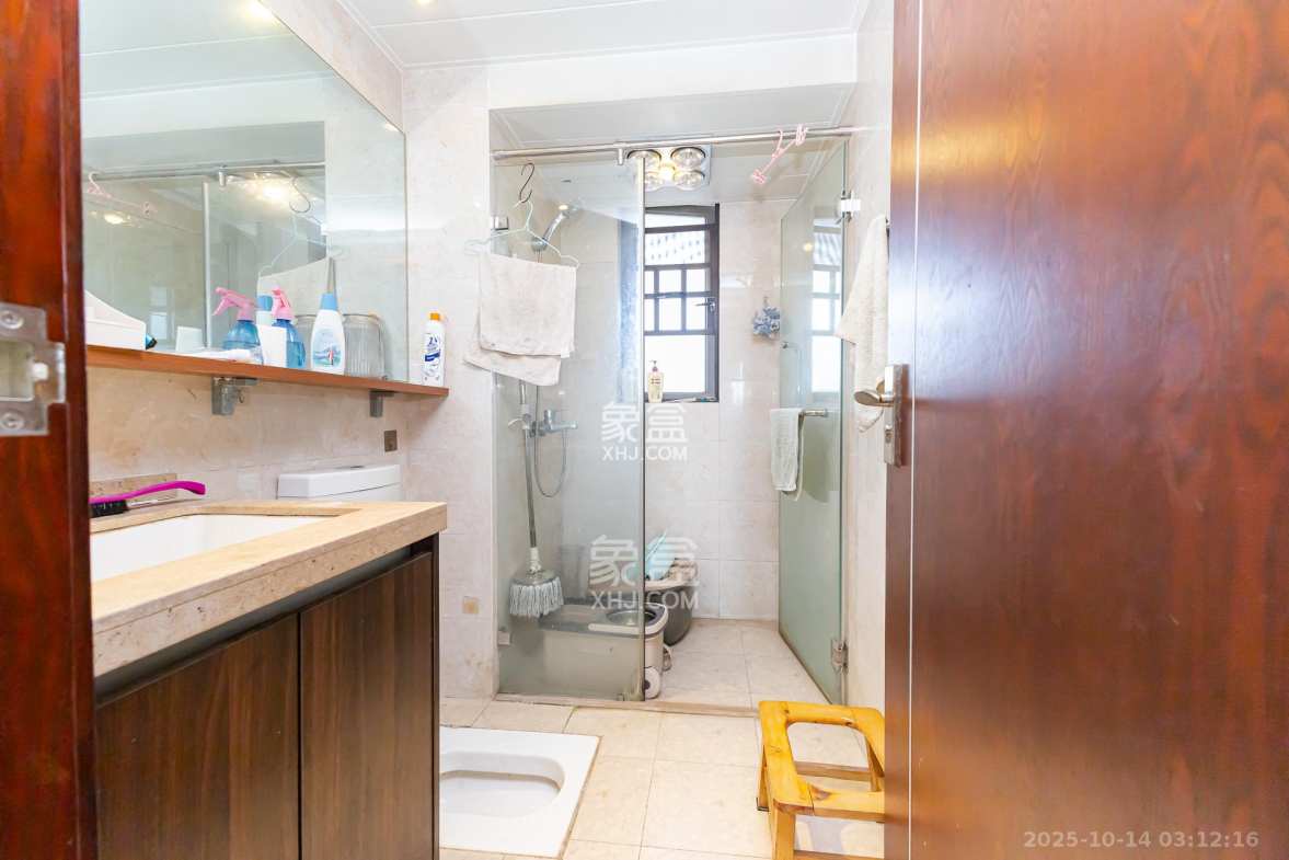 时代倾城二期 3室2厅2卫 68.0万 时代倾城二期 3室2厅2卫 68.0万卫生间