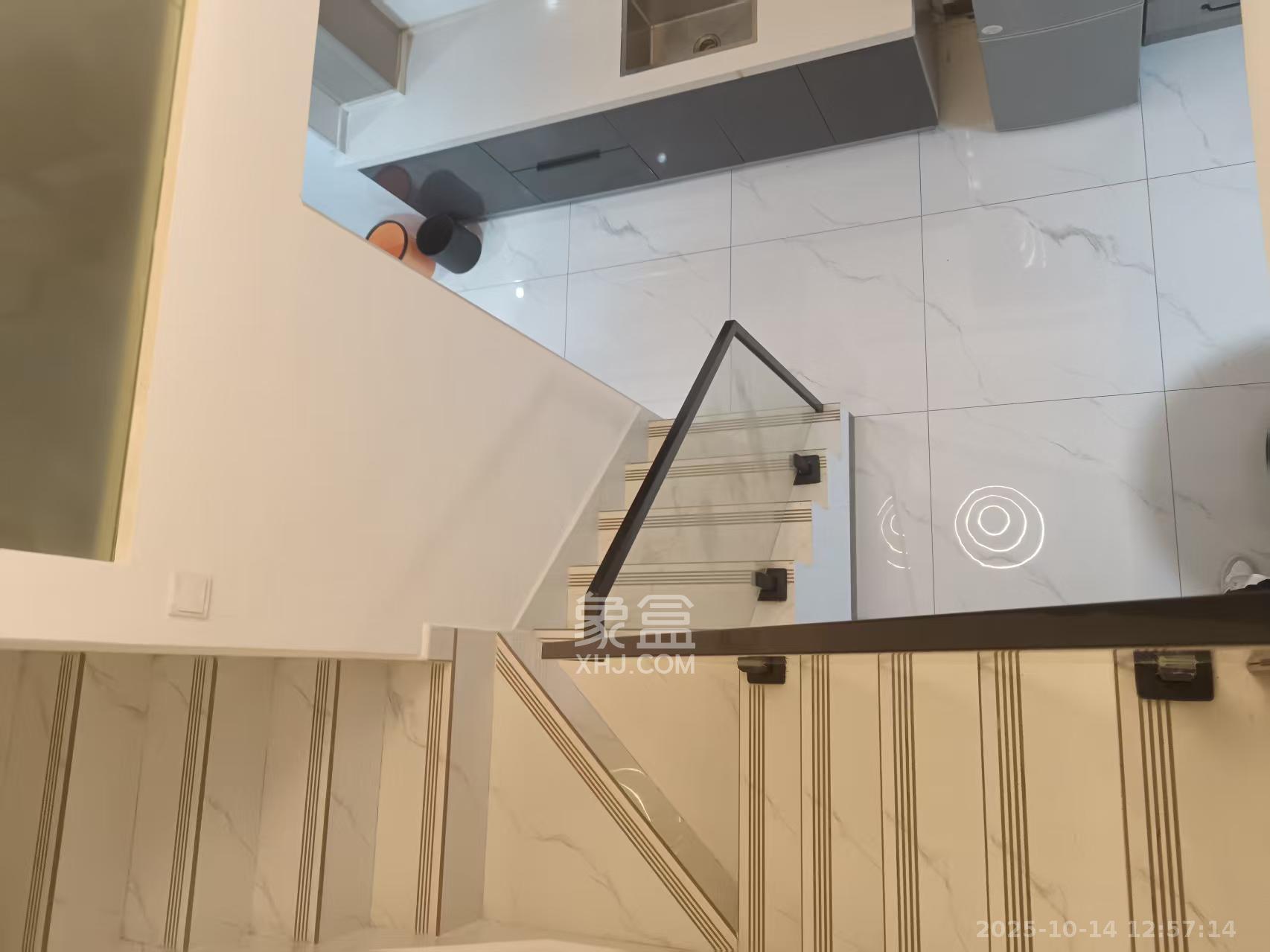 碧桂园印象  2室2厅1卫    2100.0元/月室内图