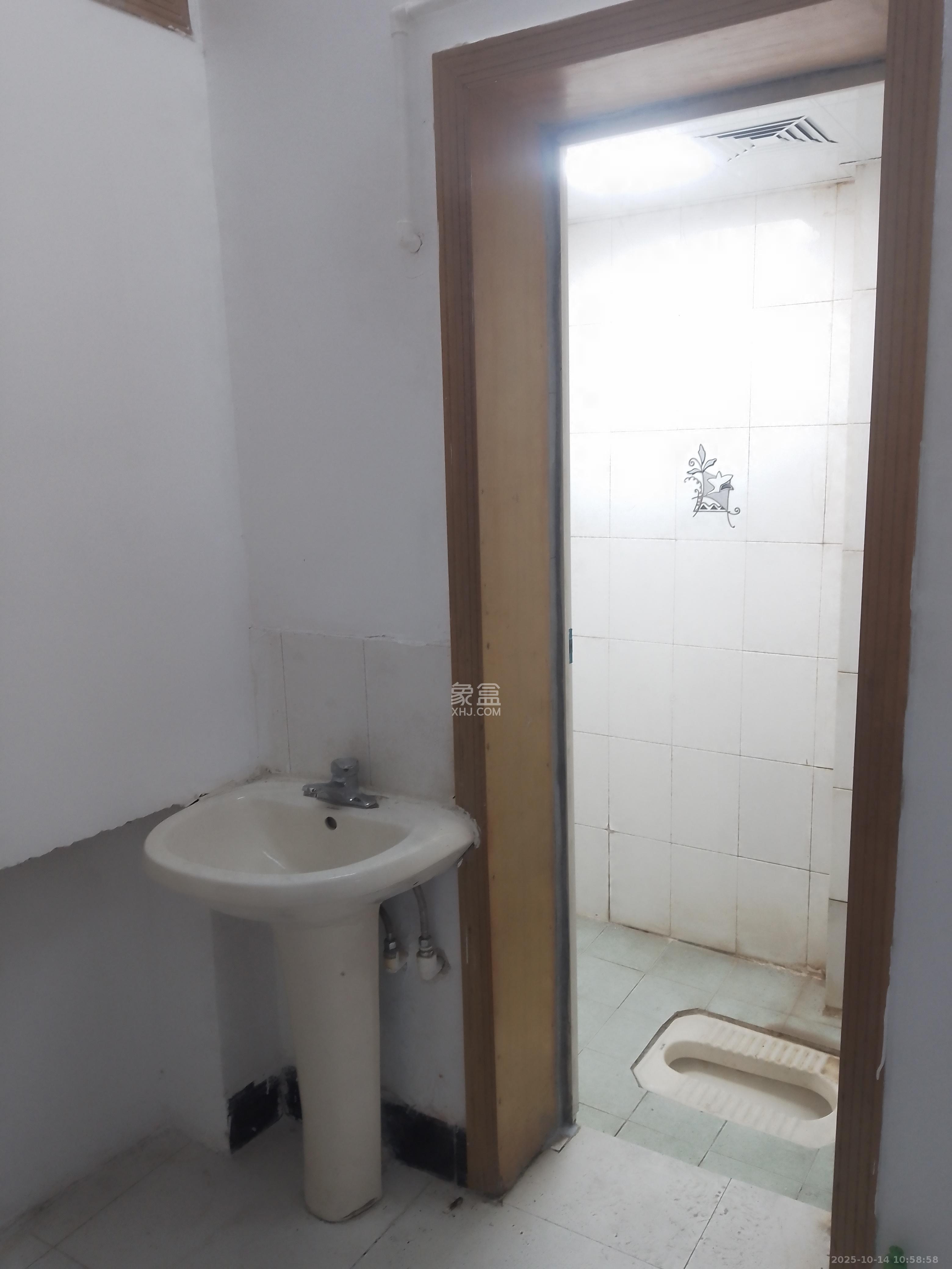 东瓜山一村  2室2厅1卫    1400.0元/月 东瓜山一村  2室2厅1卫    1400.0元/月室内图