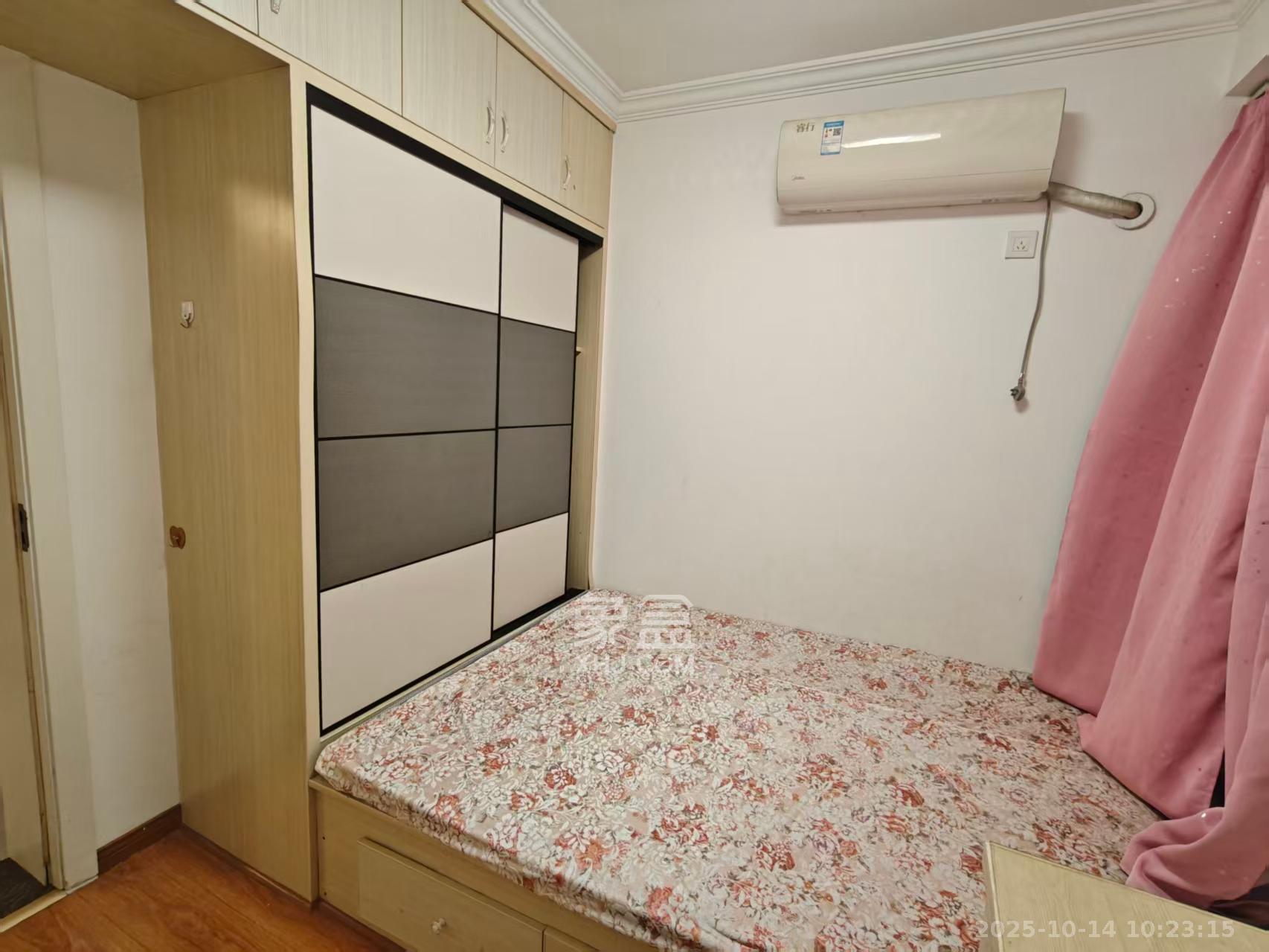 协信星澜汇  1室2厅1卫    3200.0元/月室内图