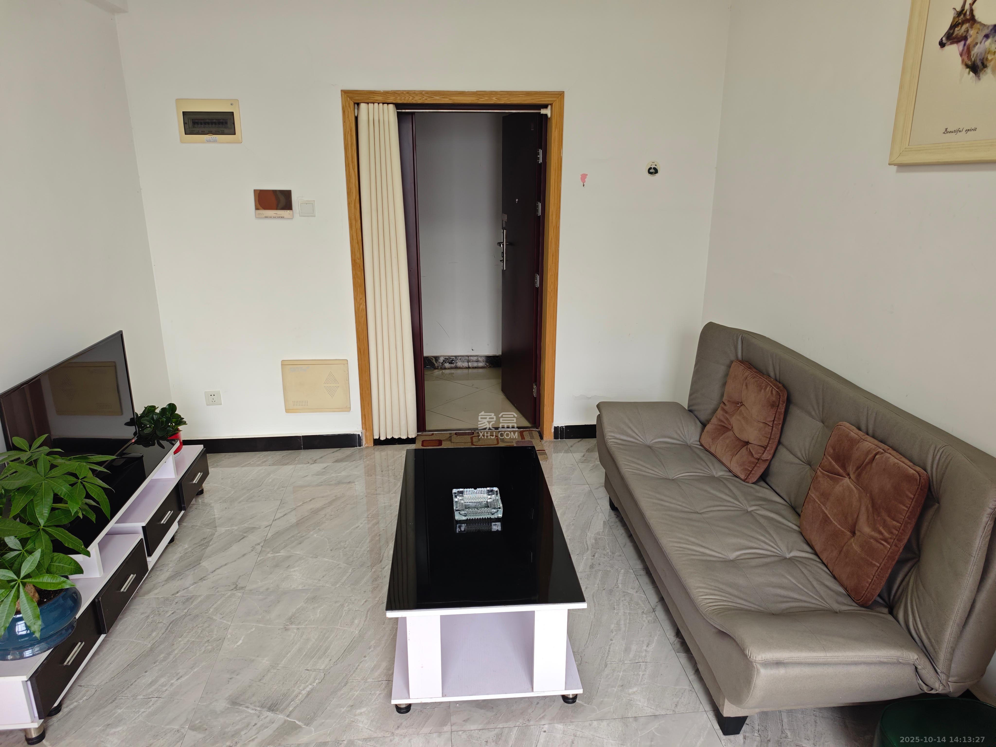 华雅林语苑  1室1厅1卫    1500.0元/月 华雅林语苑  1室1厅1卫    1500.0元/月室内图1