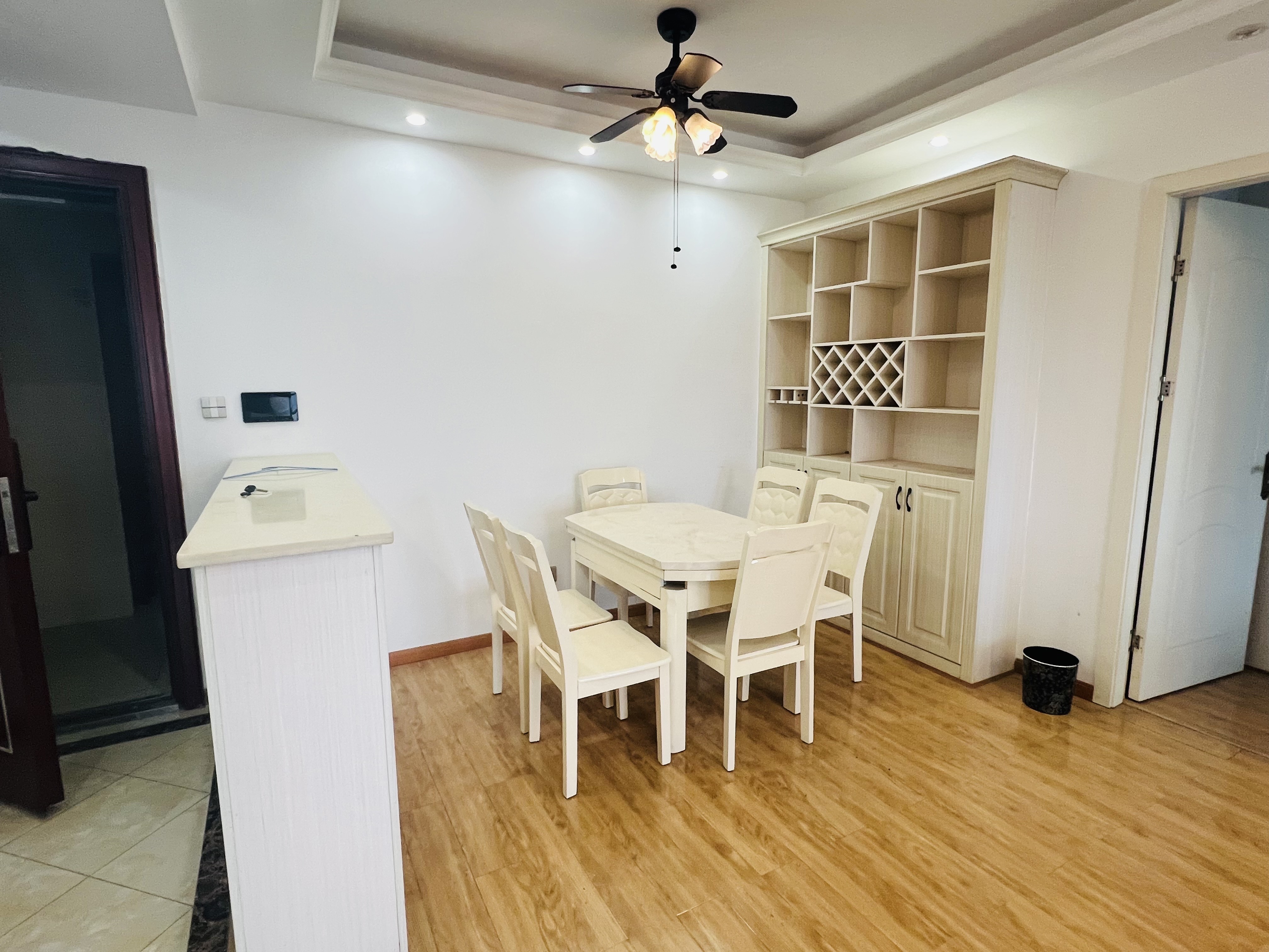 碧桂园 2室2厅1卫 1400.0元/月 碧桂园 2室2厅1卫 1400.0元/月室内图