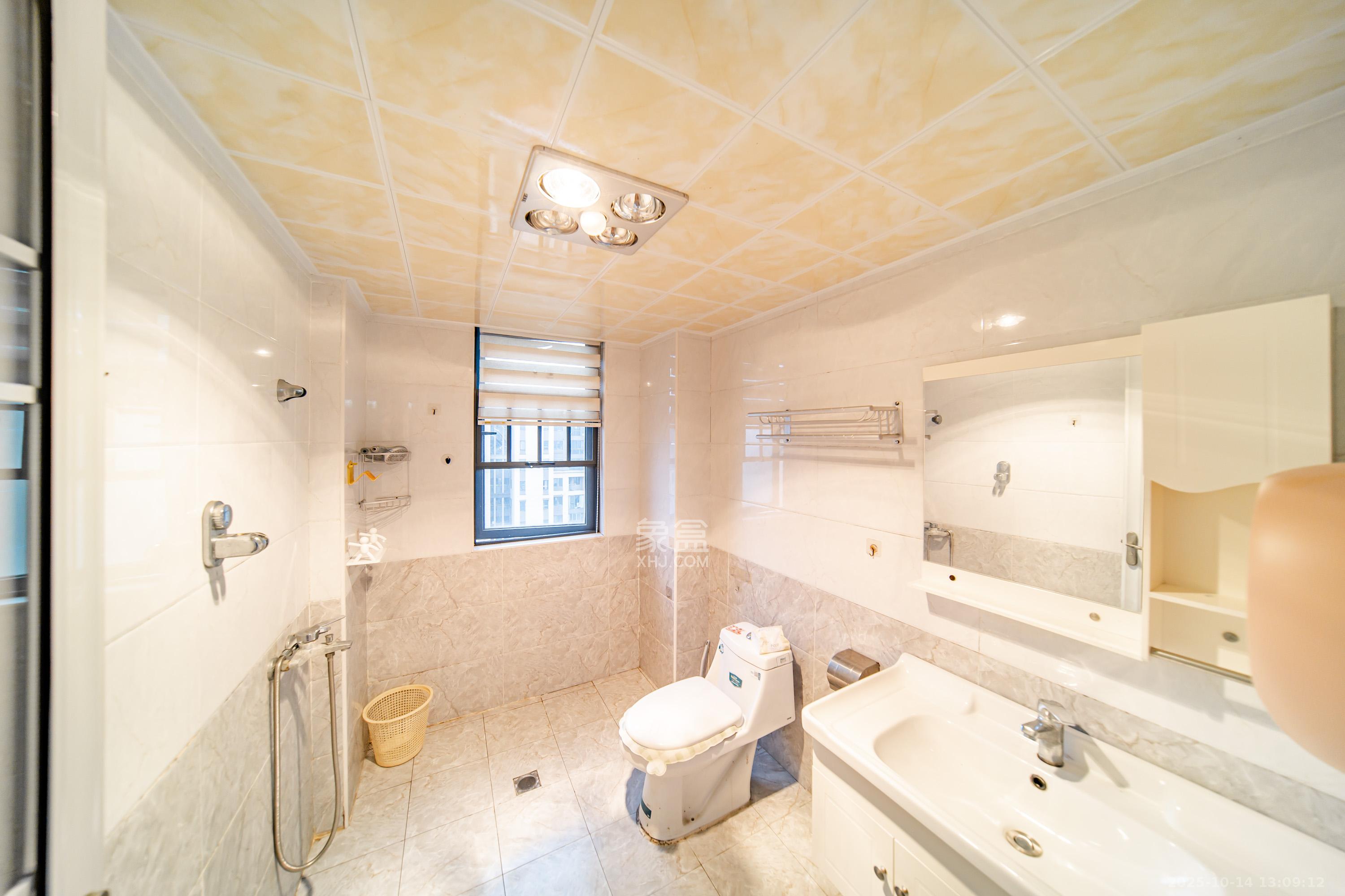 湘熙水郡（观澜海赋家园）  4室2厅2卫    160.0万卫生间