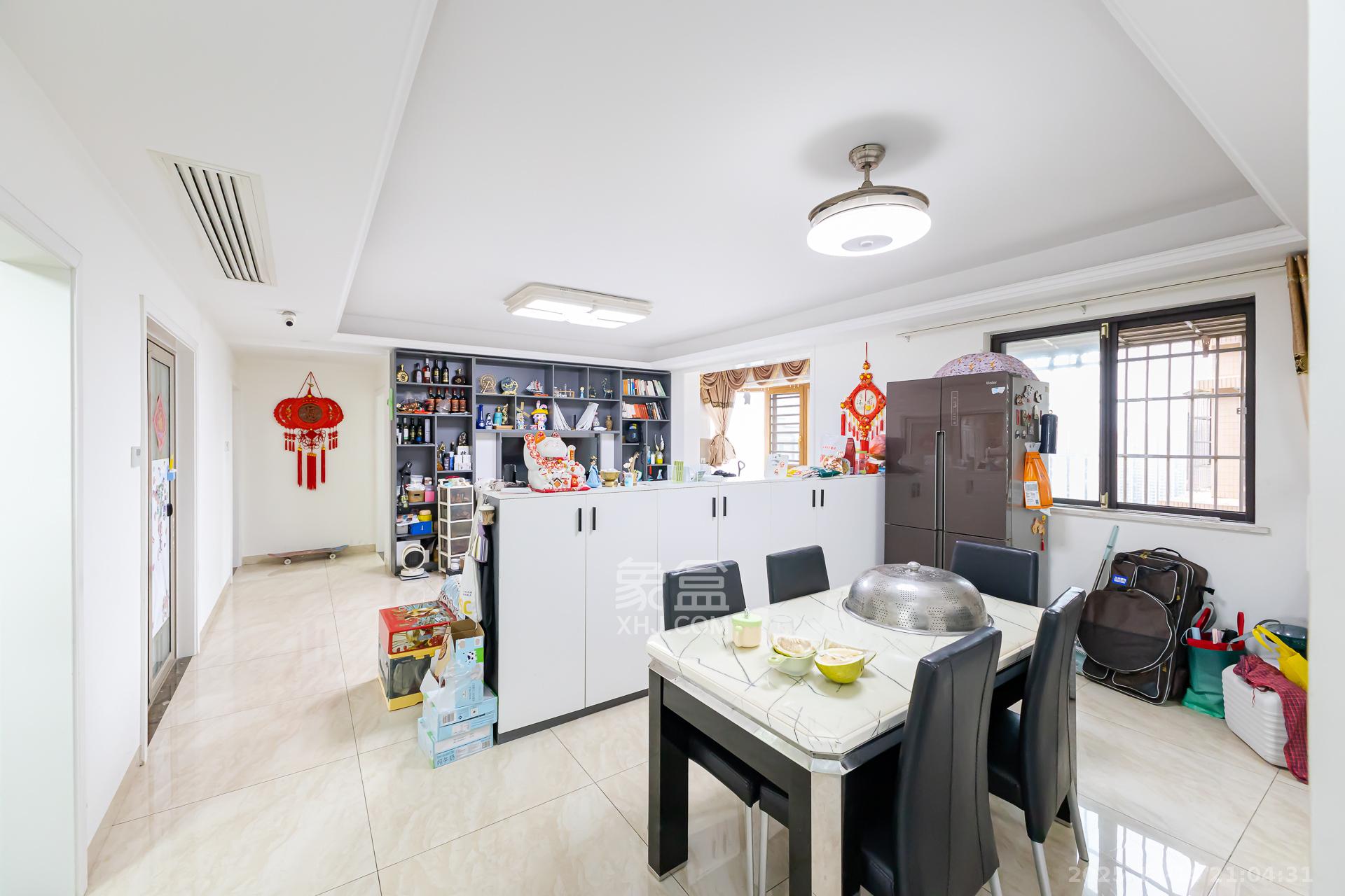 润和之悦（金泽园）  4室2厅2卫    89.0万客厅