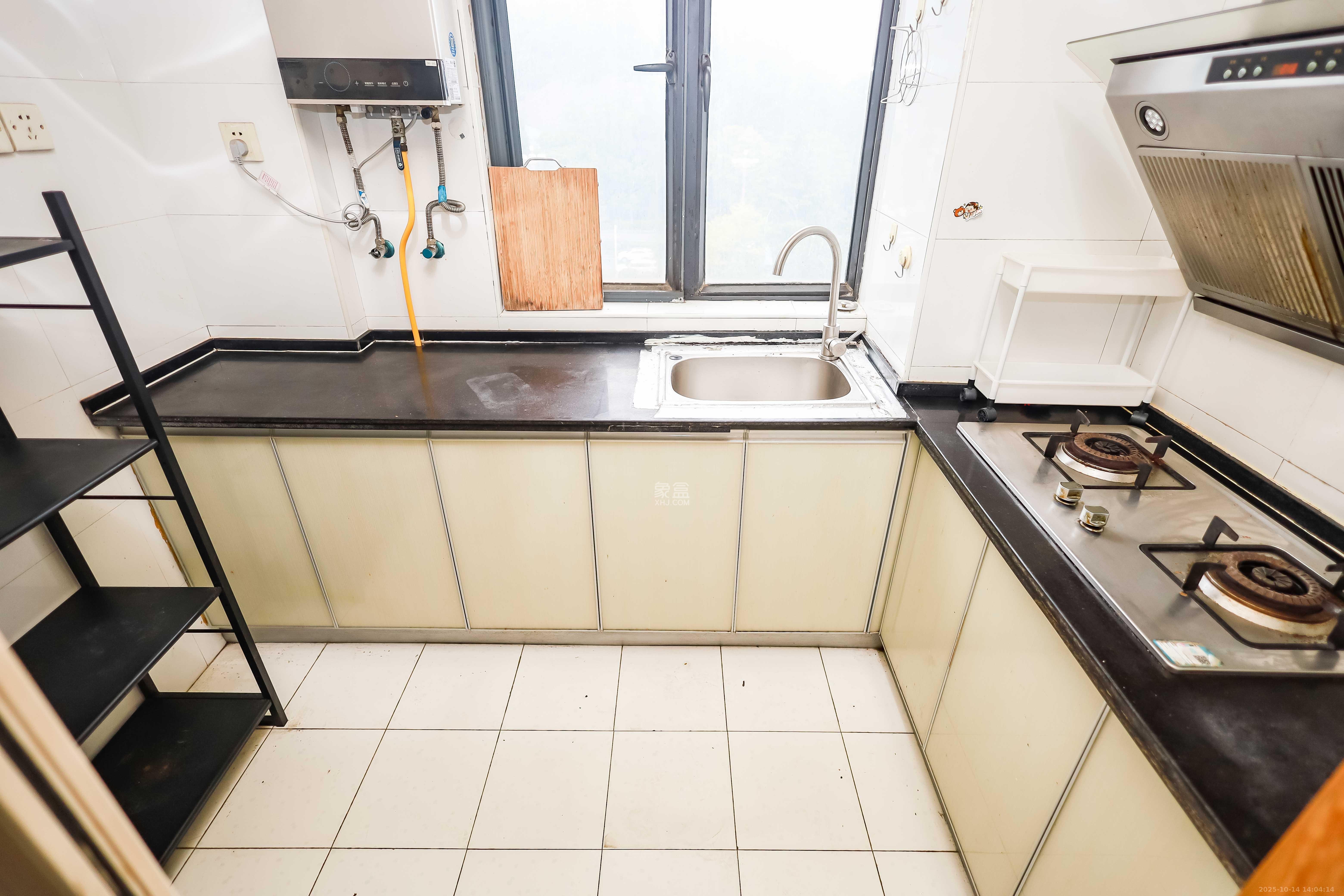 西城龙庭  2室2厅1卫    80.0万厨房