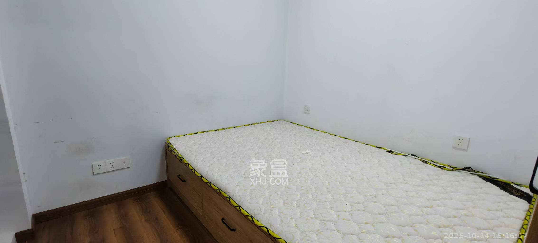 东方美地  3室1厅1卫    2500.0元/月室内图
