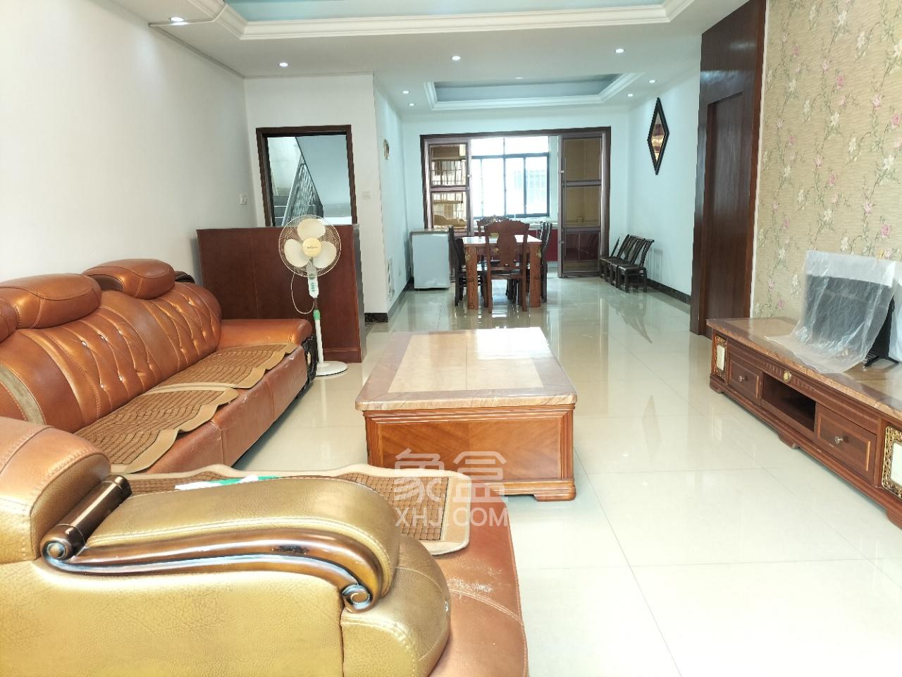 园艺小区 3室2厅2卫 2100.0元/月 园艺小区 3室2厅2卫 2100.0元/月室内图