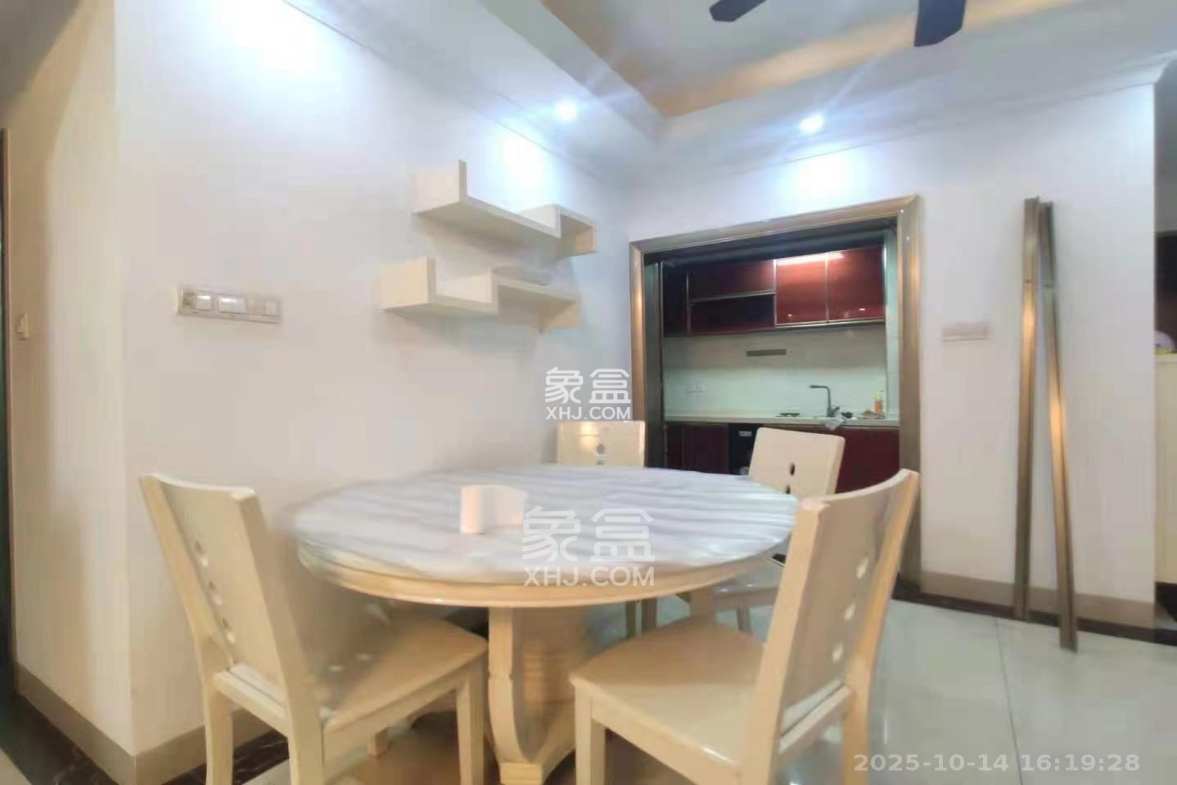 保利麓谷林语C区  3室2厅1卫    2600.0元/月 保利麓谷林语C区  3室2厅1卫    2600.0元/月室内图