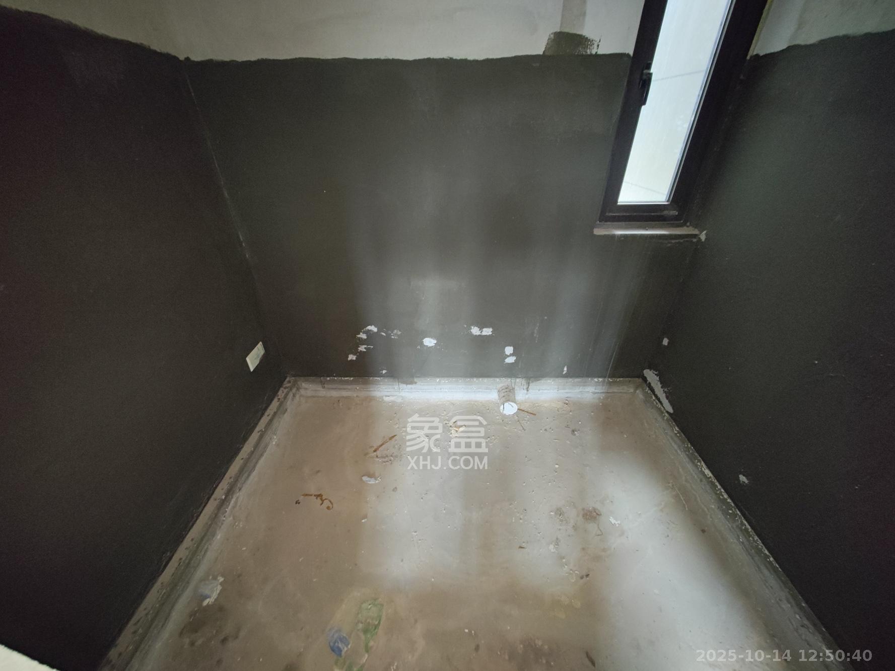 远洋红星天铂一期  3室2厅2卫    90.0万卫生间