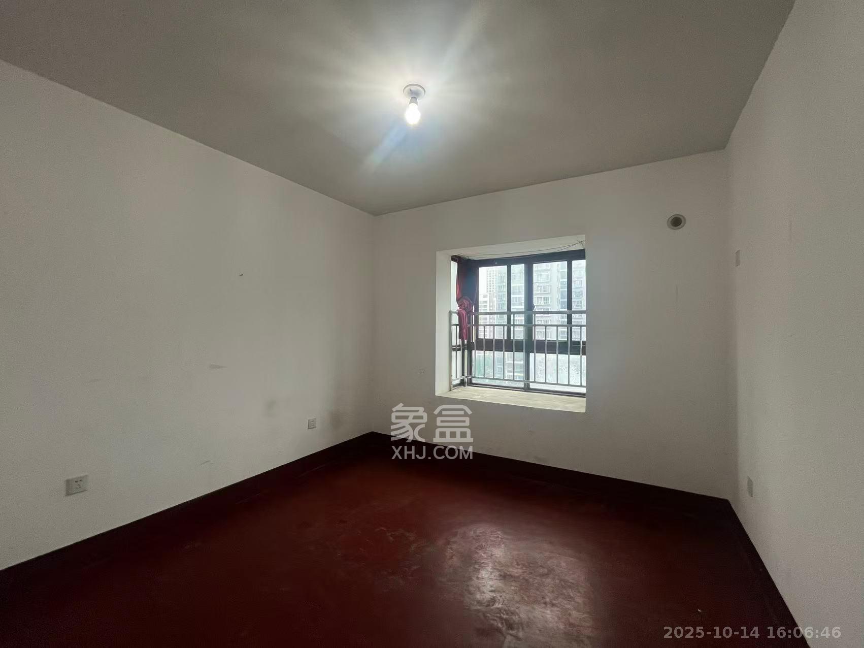 鑫天山水洲城  3室2厅2卫    1600.0元/月室内图