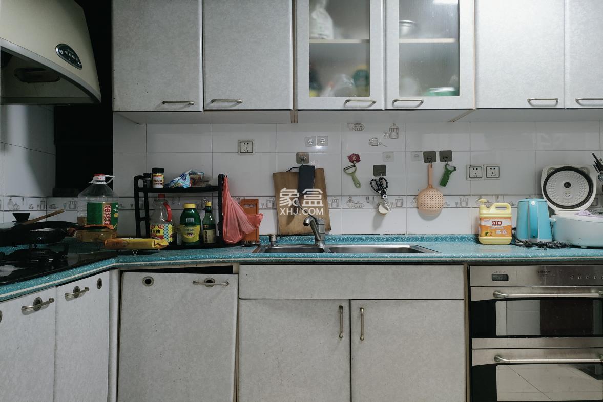 现代花园一期 3室2厅2卫 3300.0元/月 现代花园一期 3室2厅2卫 3300.0元/月室内图