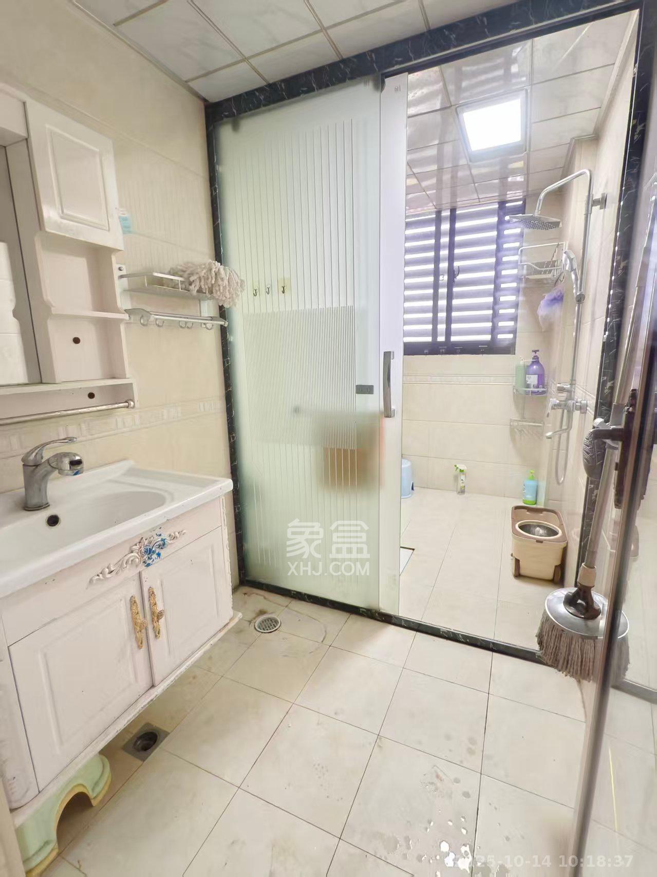 星湖湾一期高层  1室0厅0卫    2400.0元/月 星湖湾一期高层  1室0厅0卫    2400.0元/月