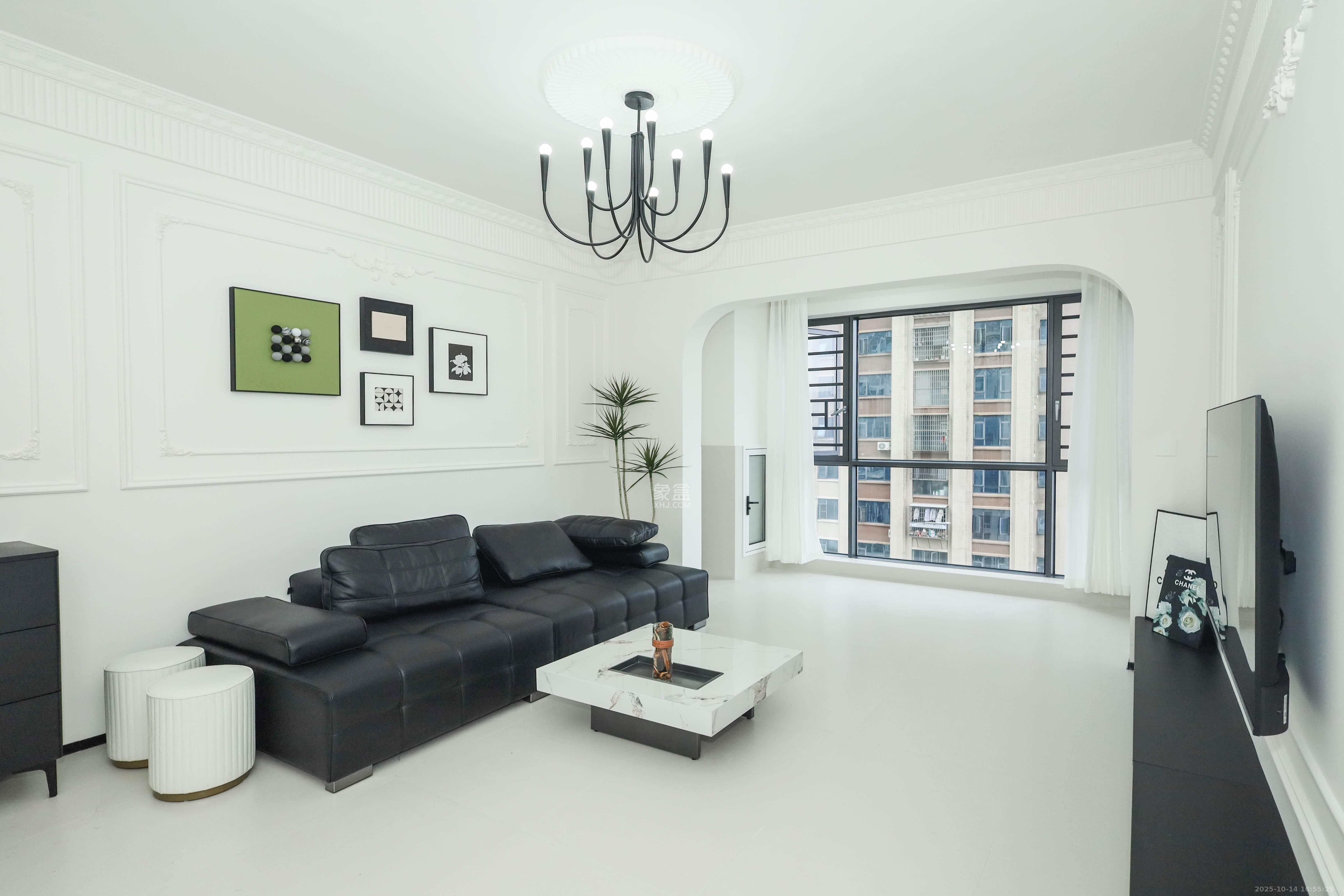 天元涉外景园B区 3室2厅2卫 88.8万 天元涉外景园B区 3室2厅2卫 88.8万客厅