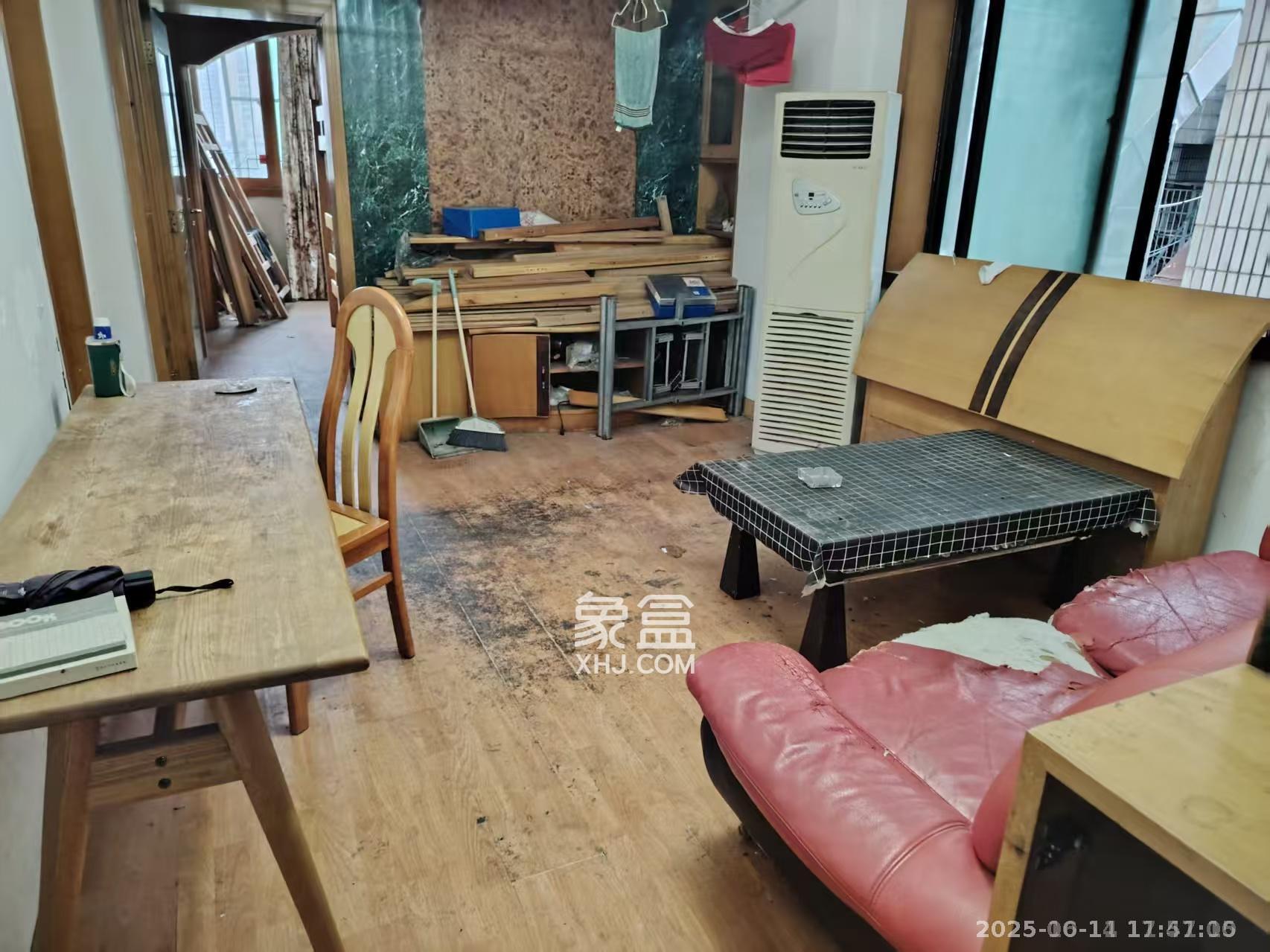 芙蓉广场农行单位宿舍  2室1厅1卫    2100.0元/月室内图