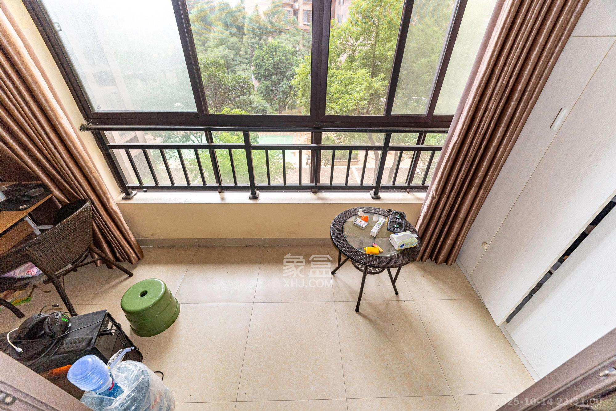 好望谷  4室2厅2卫    89.9万阳台