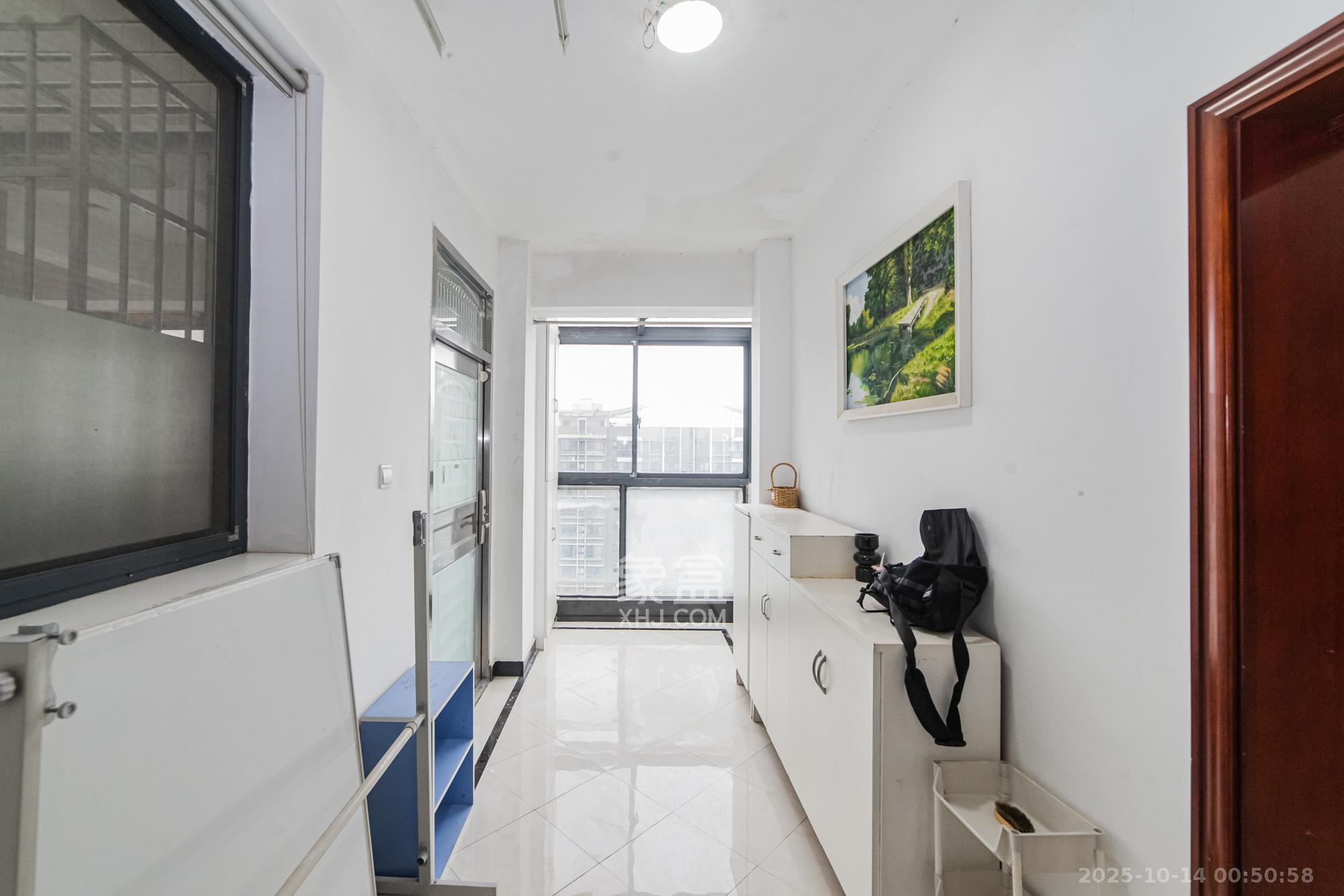 湘江世纪城赏江苑  2室2厅1卫    85.0万 湘江世纪城赏江苑  2室2厅1卫    85.0万阳台