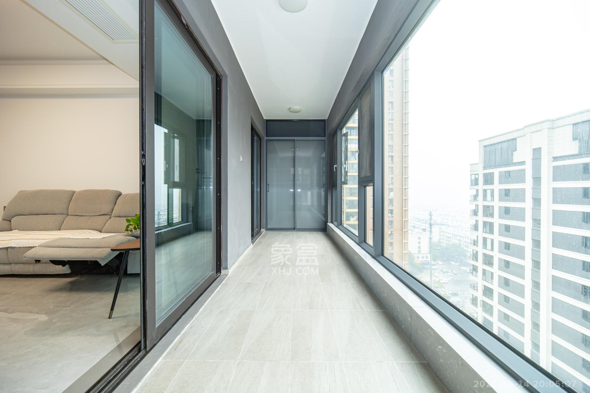 东原麓印长江E区  4室2厅2卫    158.0万 东原麓印长江E区  4室2厅2卫    158.0万阳台