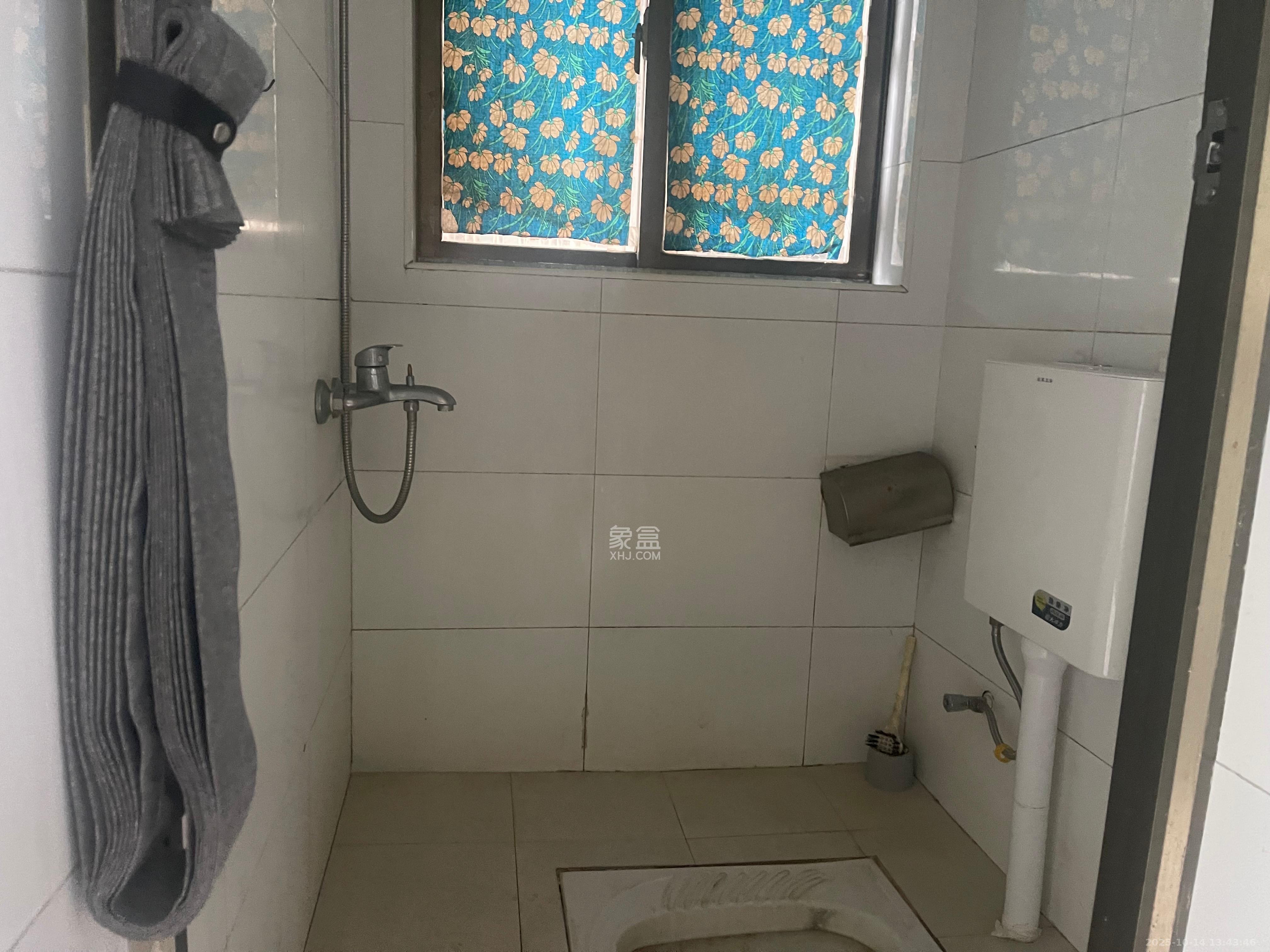 兴隆小区 1室1厅1卫 1300.0元/月 兴隆小区 1室1厅1卫 1300.0元/月室内图