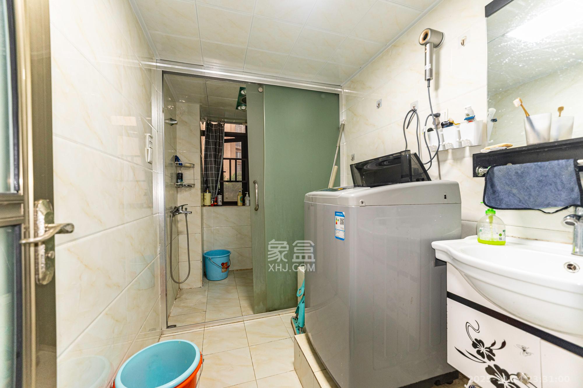 好望谷  4室2厅2卫    89.9万卫生间