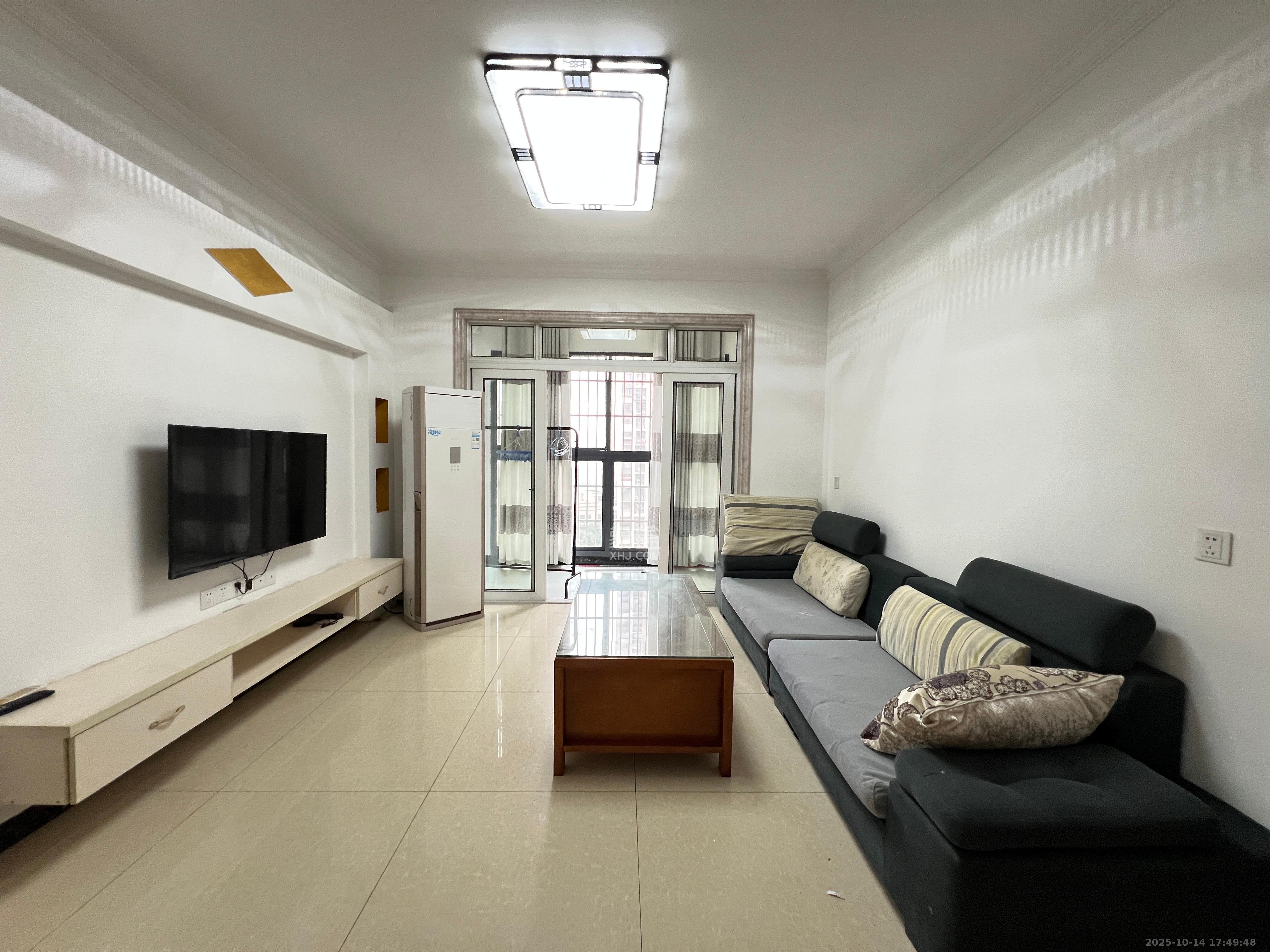 嘉顺苑 3室2厅1卫 2100.0元/月 嘉顺苑 3室2厅1卫 2100.0元/月室内图