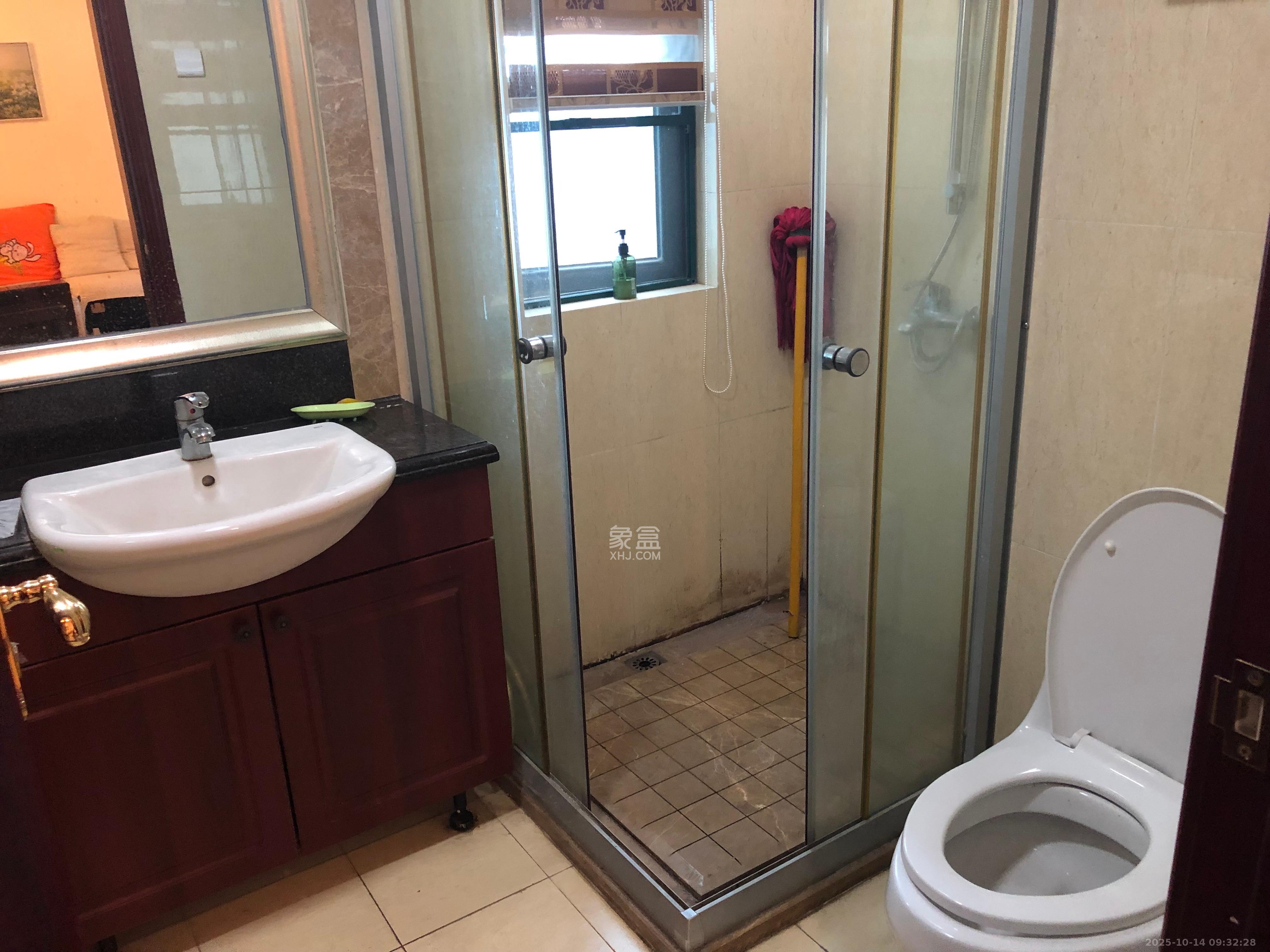 恒大翡翠华庭 2室2厅1卫 1900.0元/月 恒大翡翠华庭 2室2厅1卫 1900.0元/月室内图