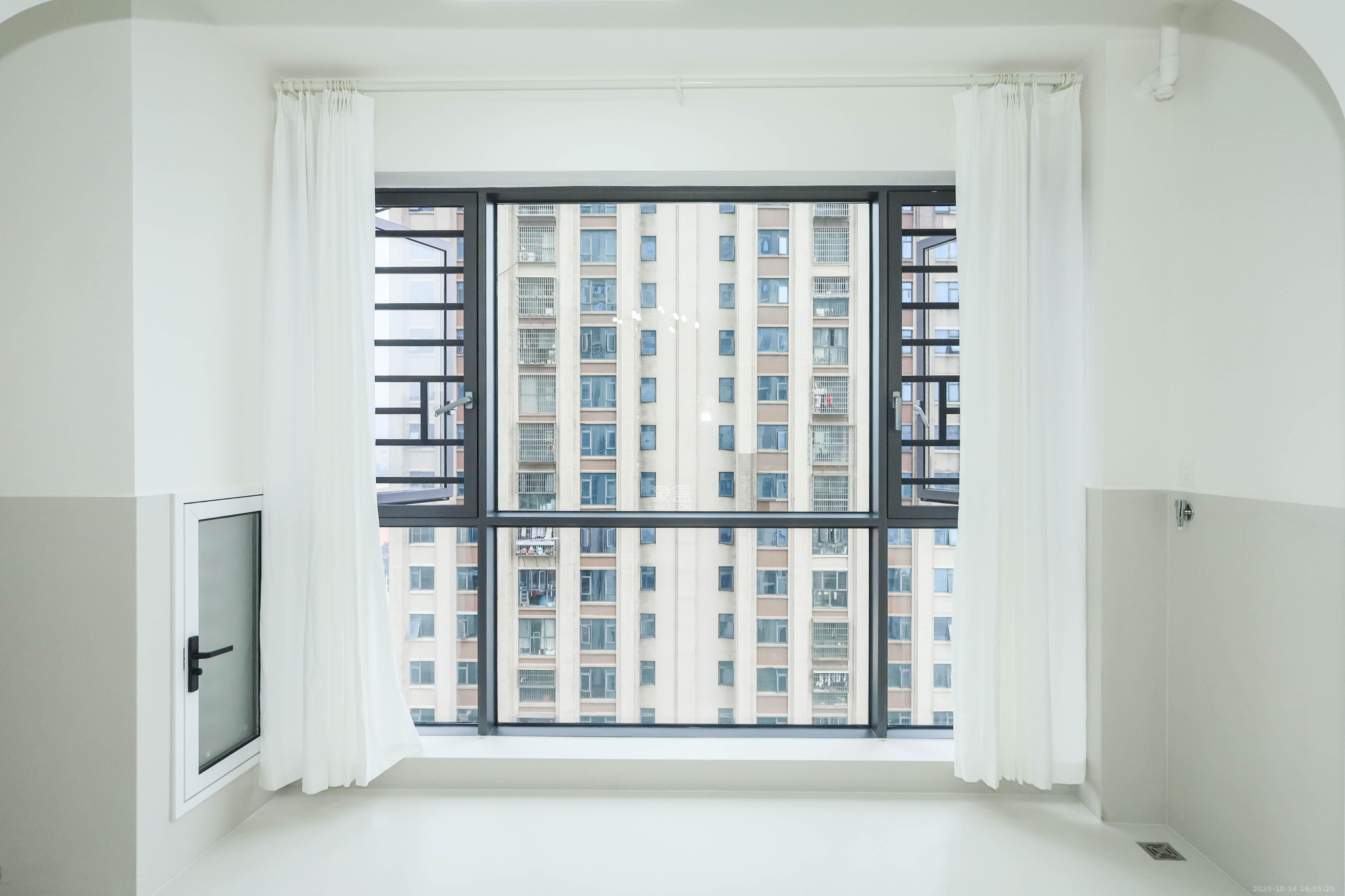 天元涉外景园B区 3室2厅2卫 88.8万 天元涉外景园B区 3室2厅2卫 88.8万阳台