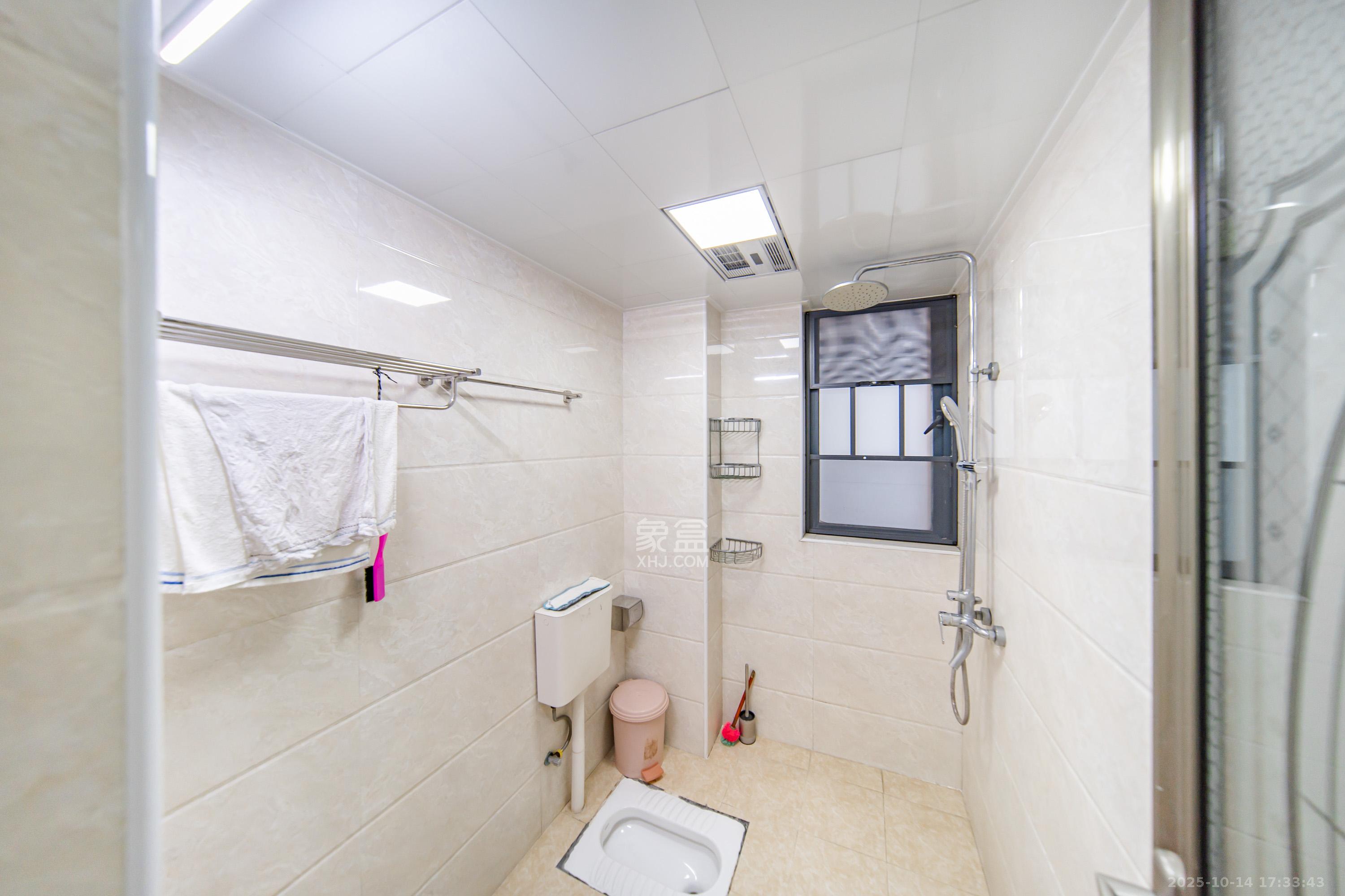 湘熙水郡(观澜海赋家园)  3室2厅2卫    96.0万 湘熙水郡(观澜海赋家园)  3室2厅2卫    96.0万卫生间