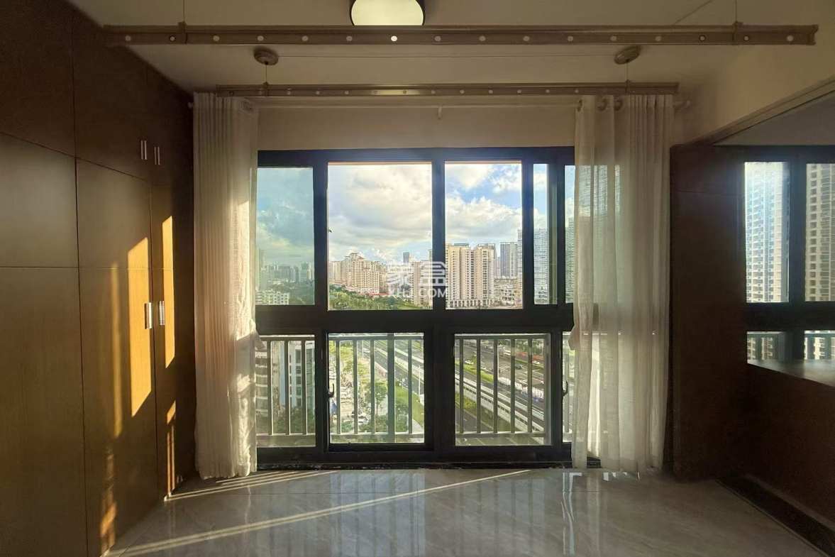 海航豪庭南苑  3室2厅2卫    4500.0元/月 海航豪庭南苑  3室2厅2卫    4500.0元/月室内图