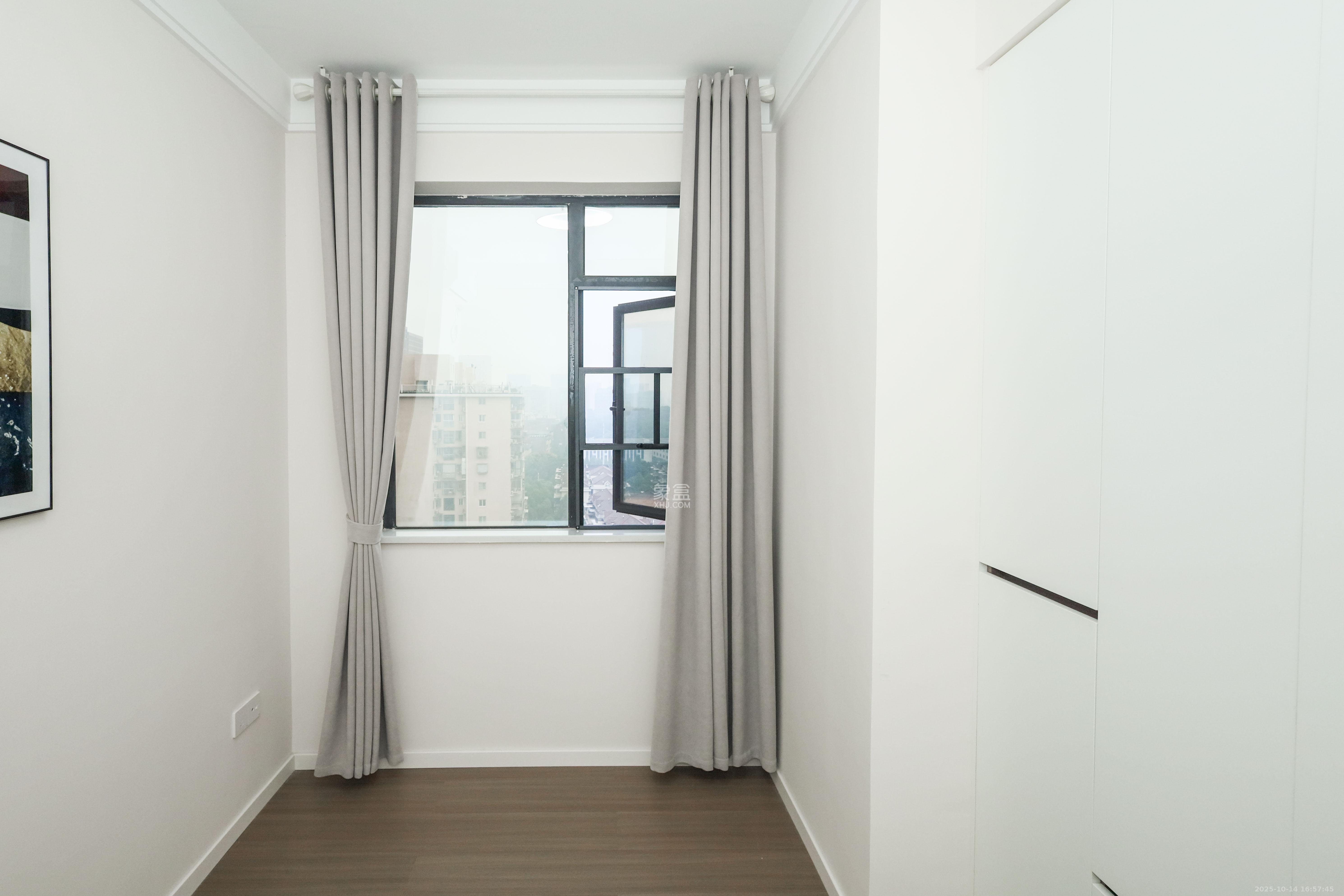 天元涉外景园C区  3室2厅2卫    110.0万卧室