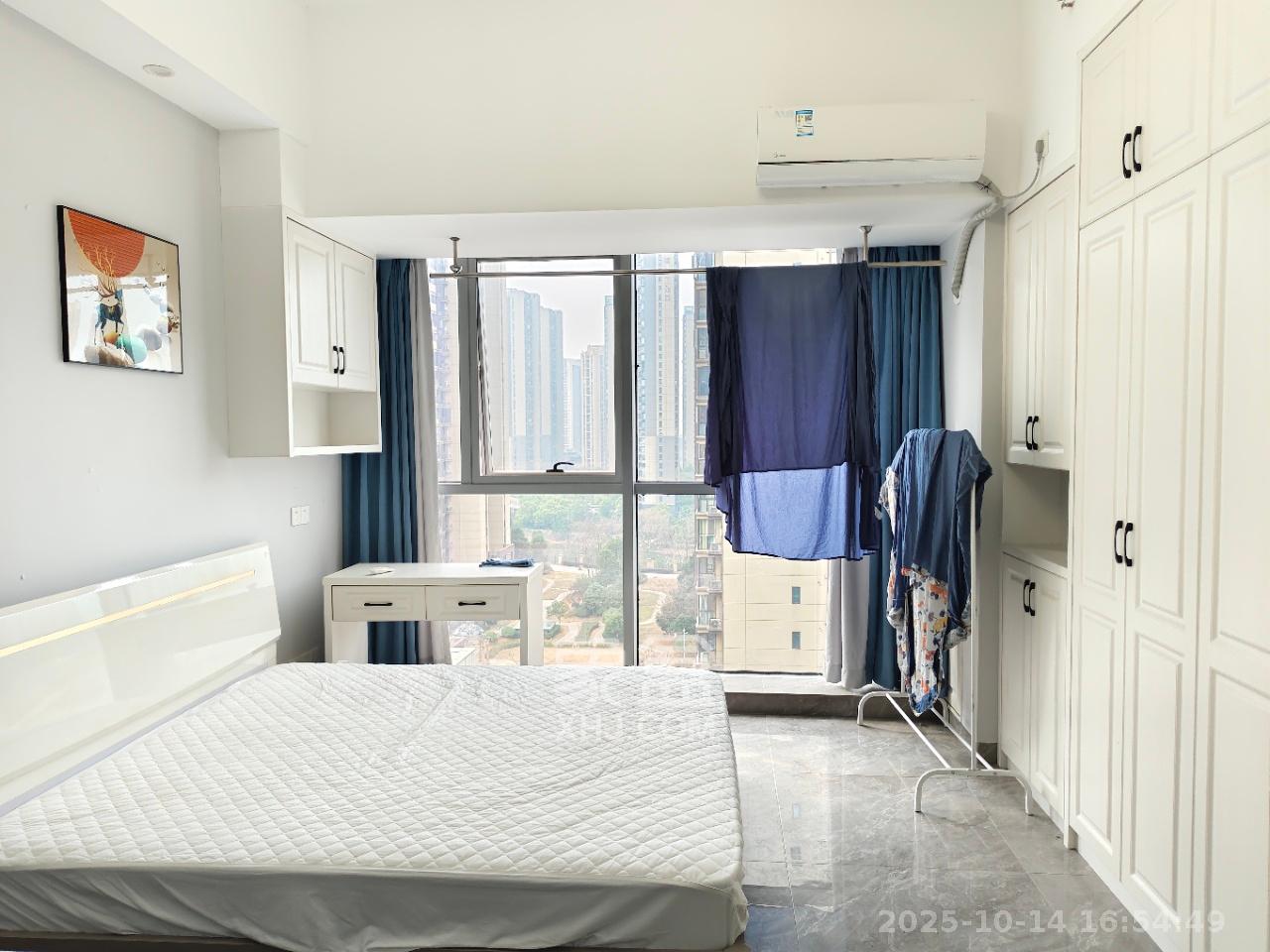 奥克斯滨仕花园(奥克斯洋湖广场/奥克斯中心)  1室1厅1卫    2000.0元/月 奥克斯滨仕花园(奥克斯洋湖广场/奥克斯中心)  1室1厅1卫    2000.0元/月室内图