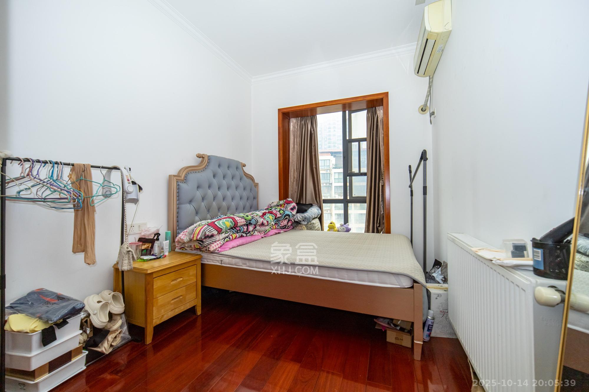 圣爵菲斯  4室2厅2卫    127.0万 圣爵菲斯  4室2厅2卫    127.0万卧室