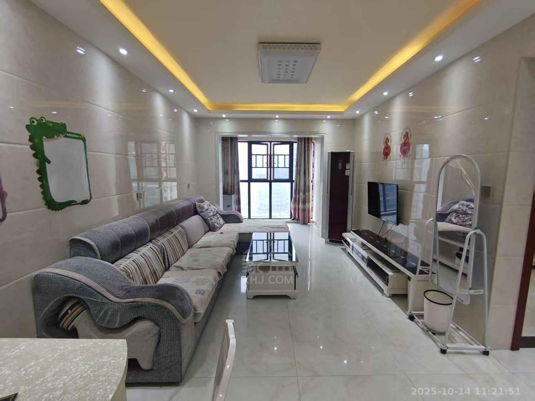 春藤小镇 3室2厅2卫 1700.0元/月 春藤小镇 3室2厅2卫 1700.0元/月室内图