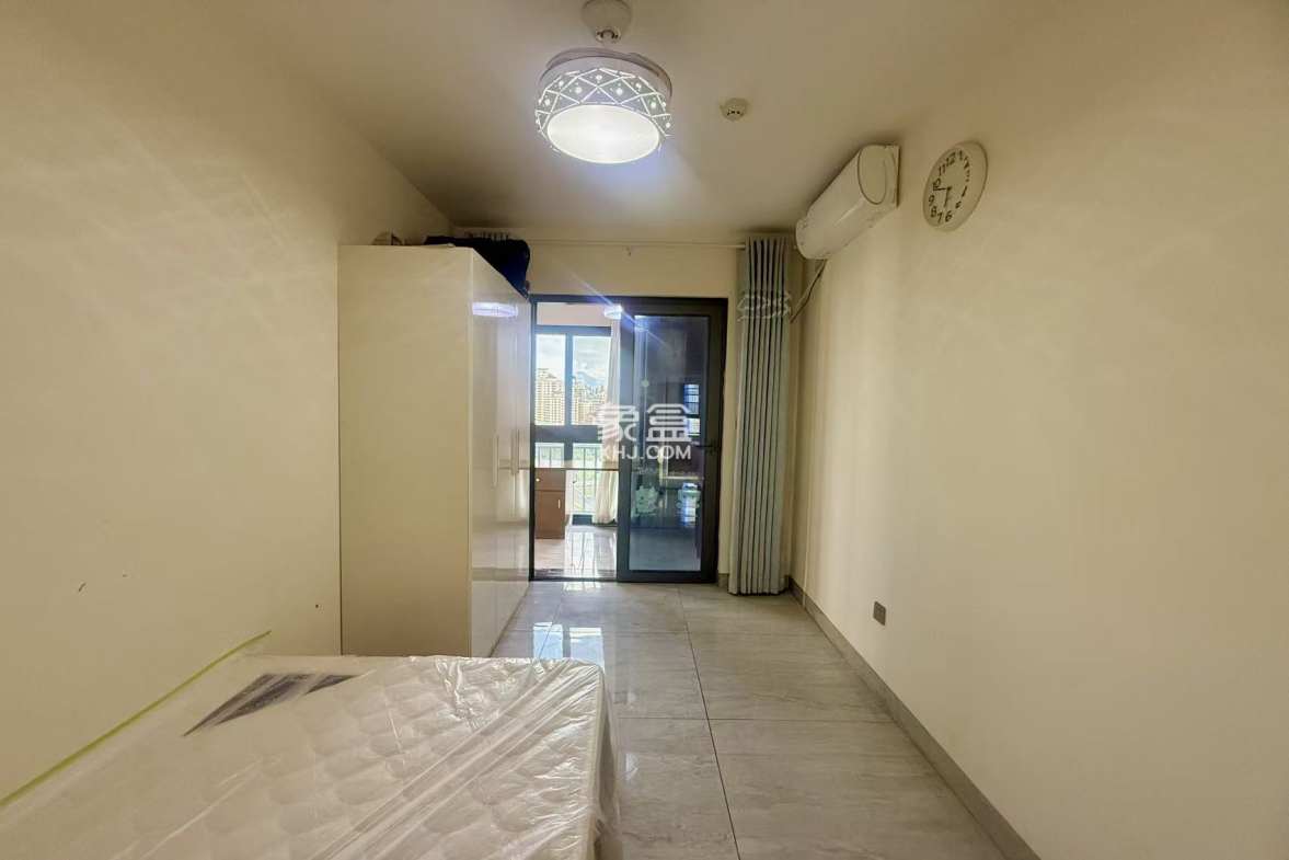 海航豪庭南苑  3室2厅2卫    4500.0元/月 海航豪庭南苑  3室2厅2卫    4500.0元/月室内图