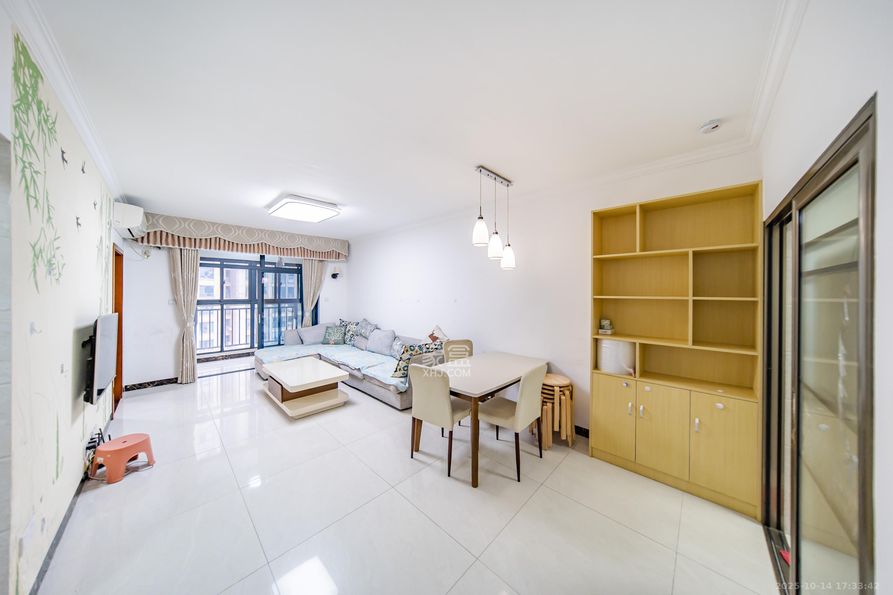 湘熙水郡(观澜海赋家园)  3室2厅2卫    96.0万 湘熙水郡(观澜海赋家园)  3室2厅2卫    96.0万客厅