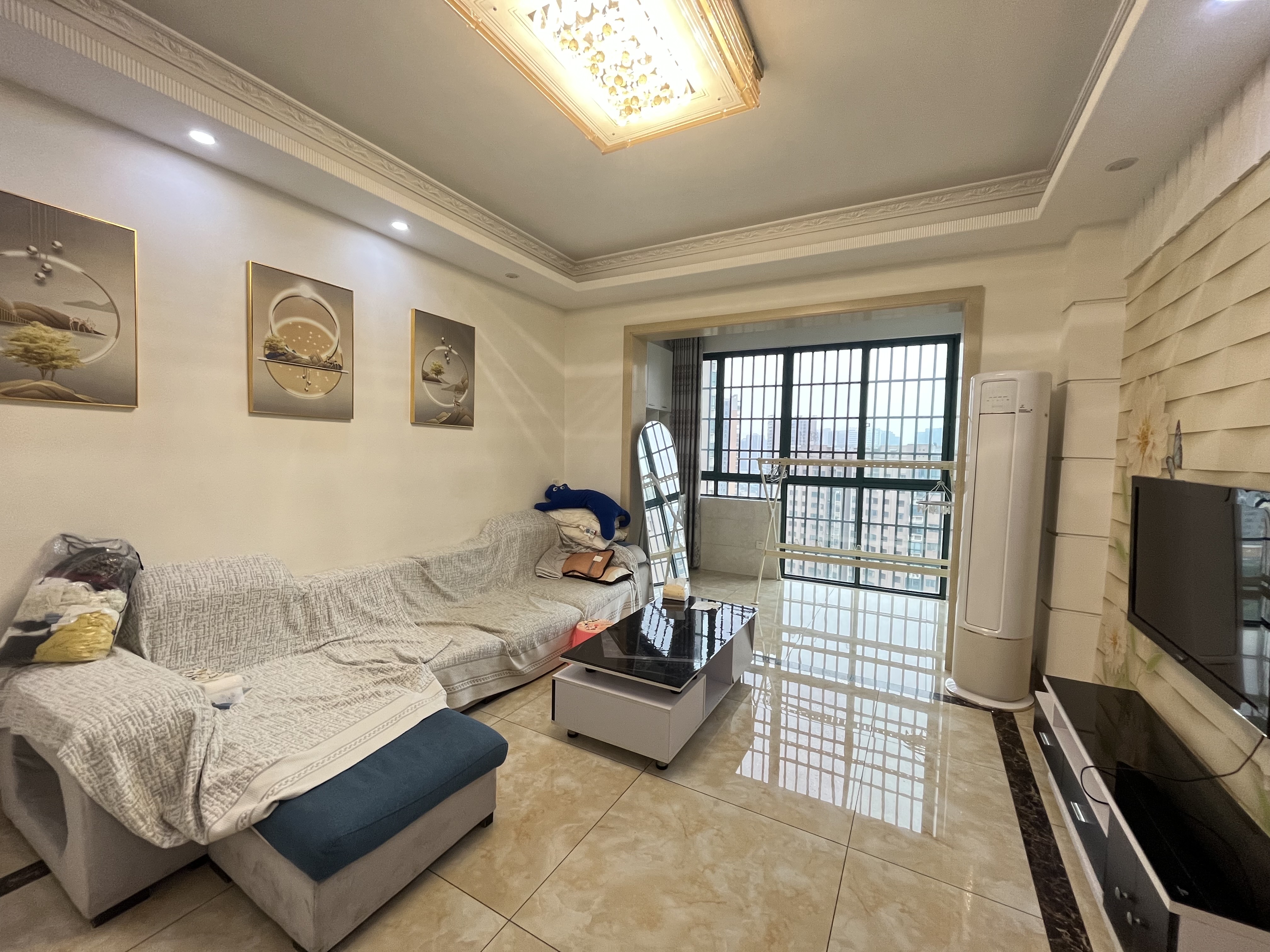 冠都现代城（冠都幸福彼岸）  2室2厅1卫    2000.0元/月室内图