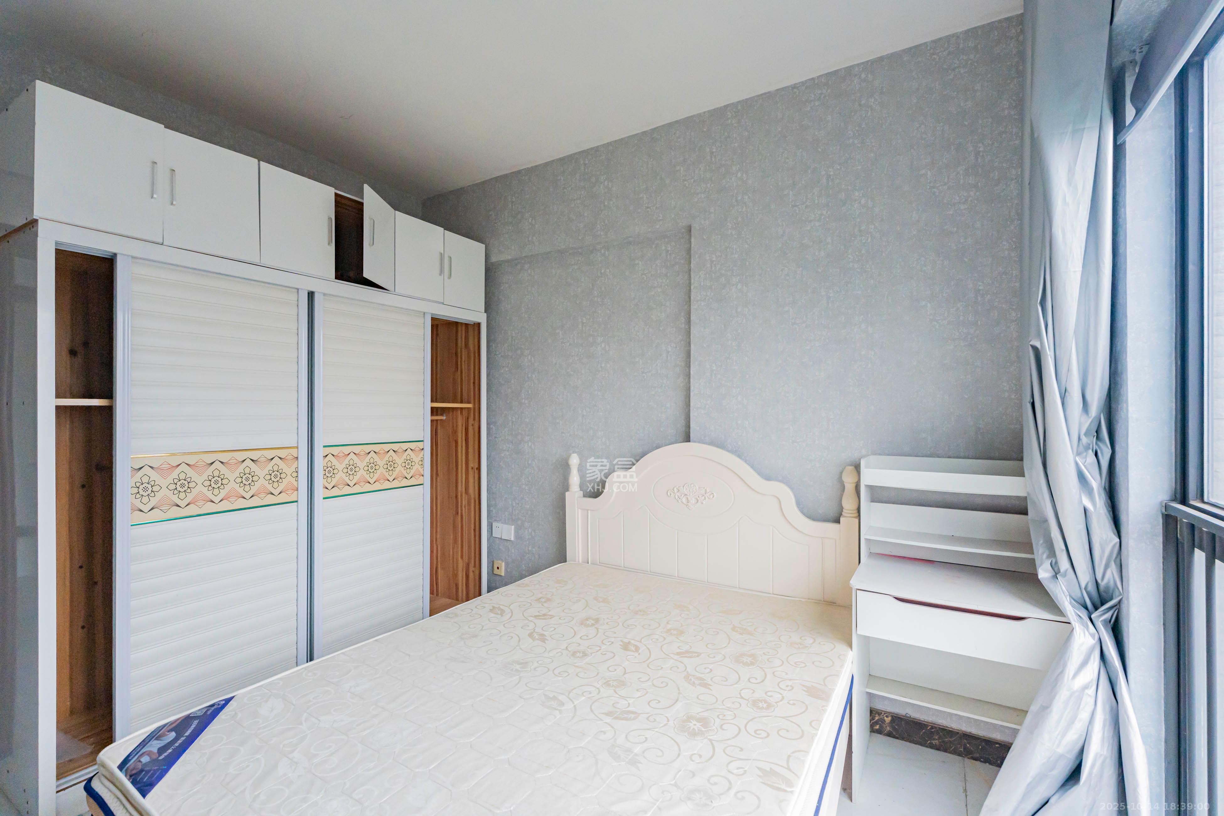 金土地第一湾  2室2厅1卫    70.0万卧室