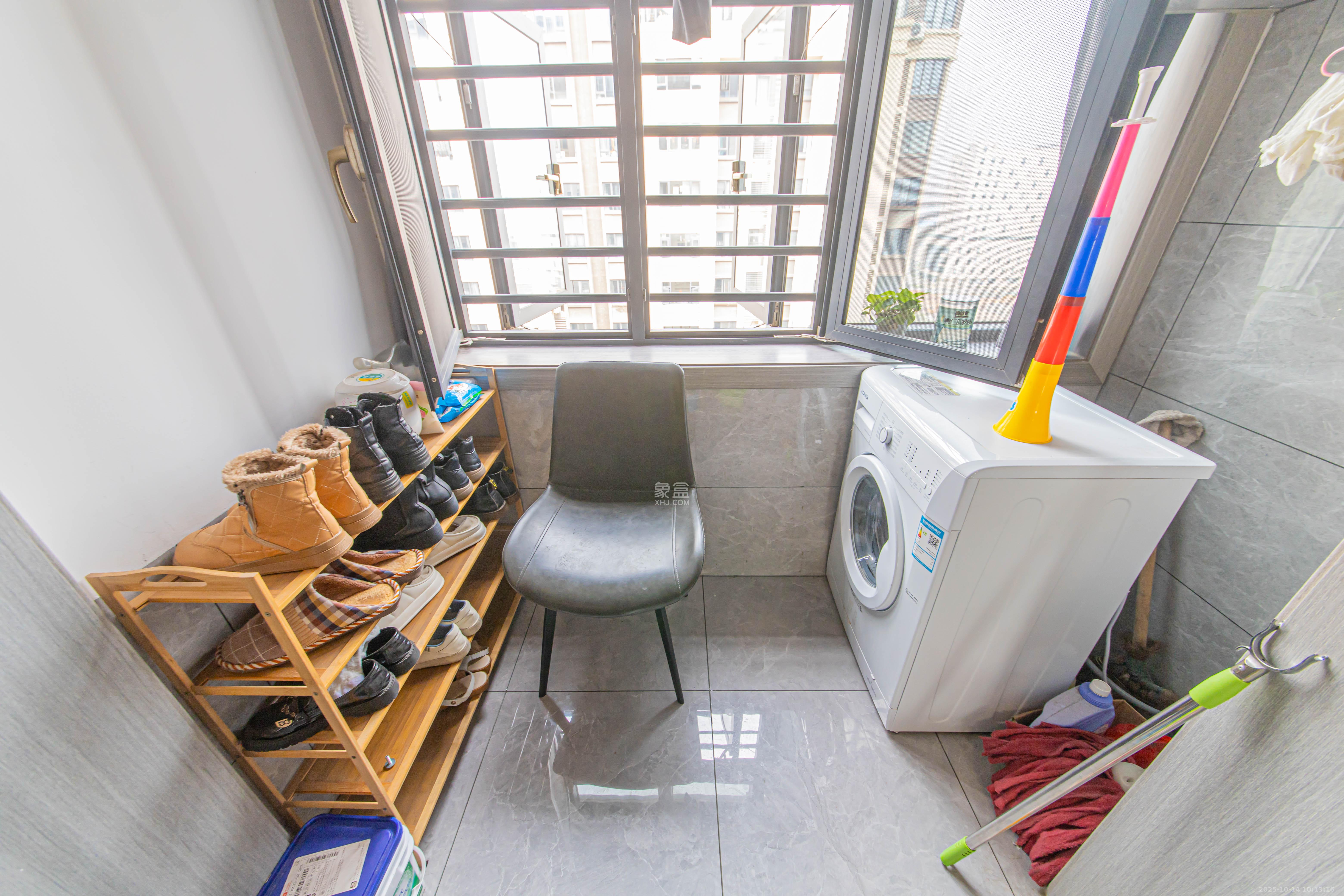 和泓融成府  3室2厅2卫    112.0万 和泓融成府  3室2厅2卫    112.0万阳台