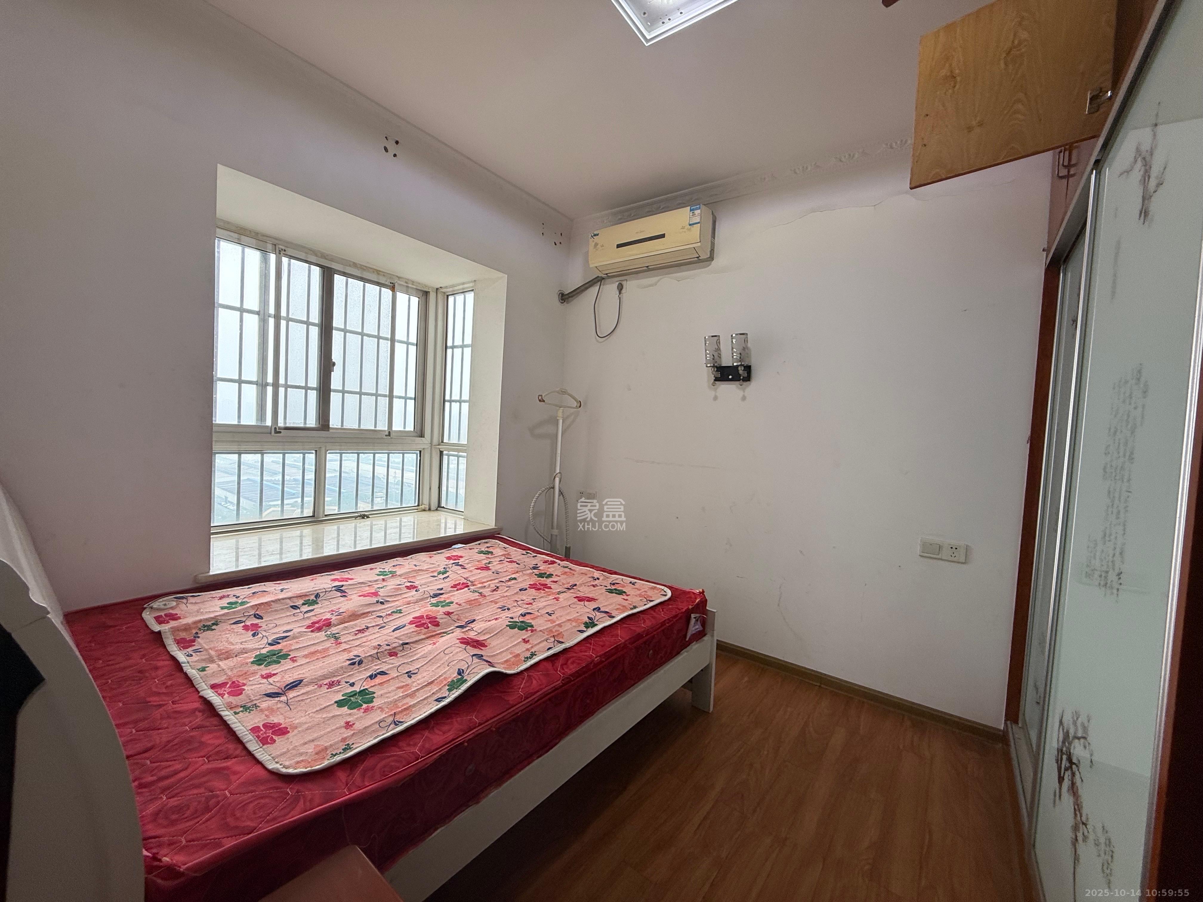 时代星城  3室2厅2卫    1700.0元/月 时代星城  3室2厅2卫    1700.0元/月室内图