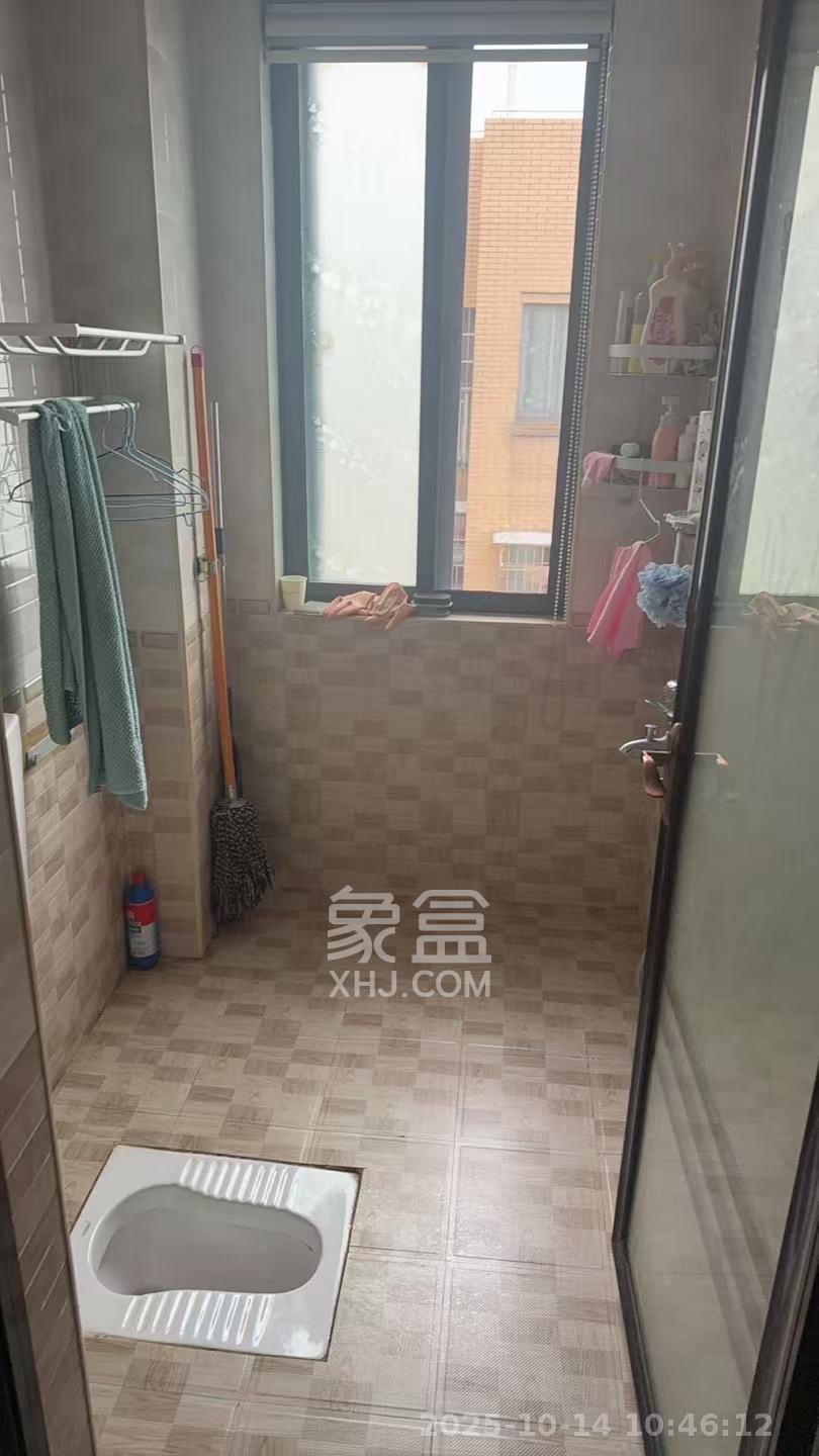 鑫远御文台一期 2室2厅1卫 2000.0元/月 鑫远御文台一期 2室2厅1卫 2000.0元/月室内图