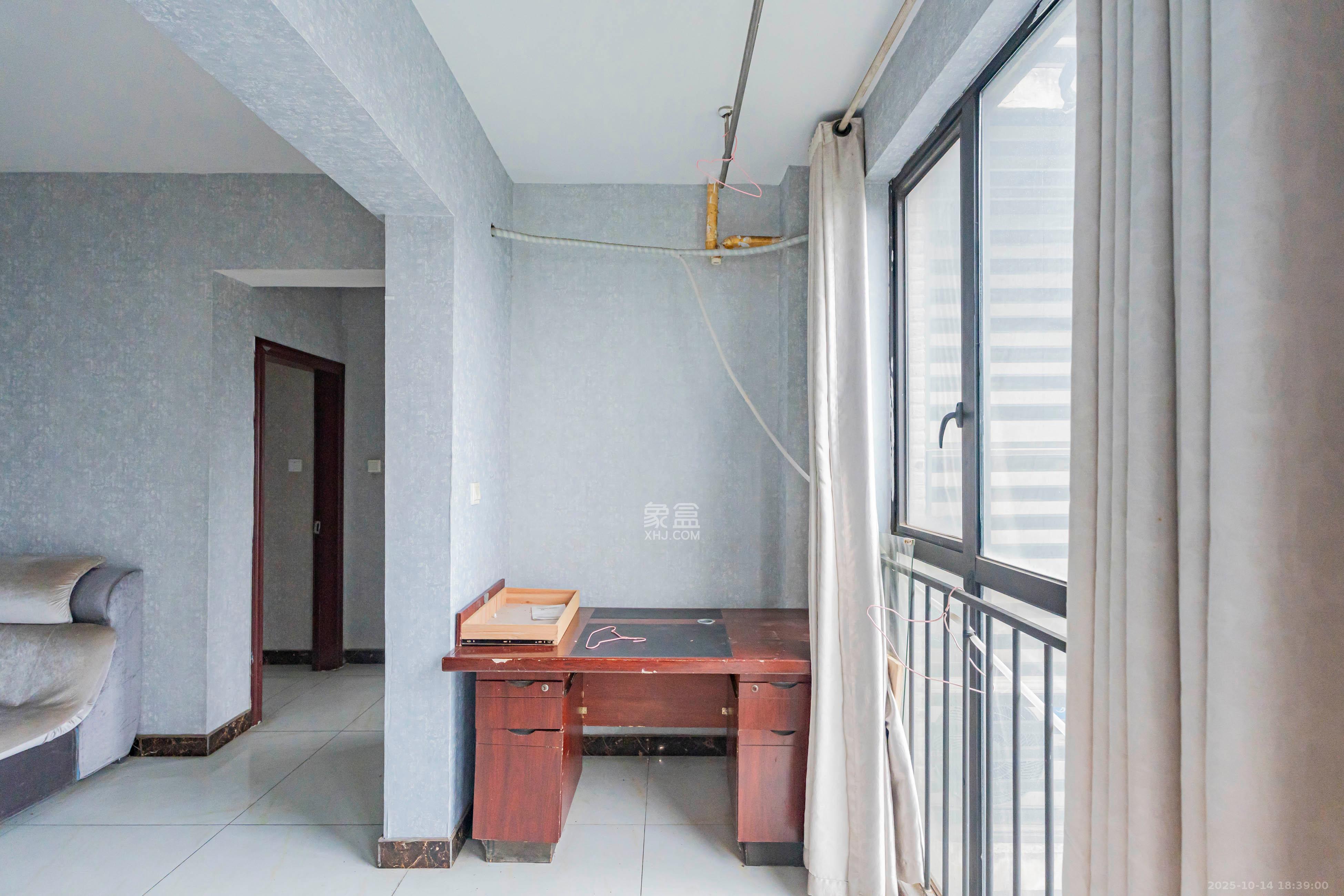 金土地第一湾  2室2厅1卫    70.0万阳台