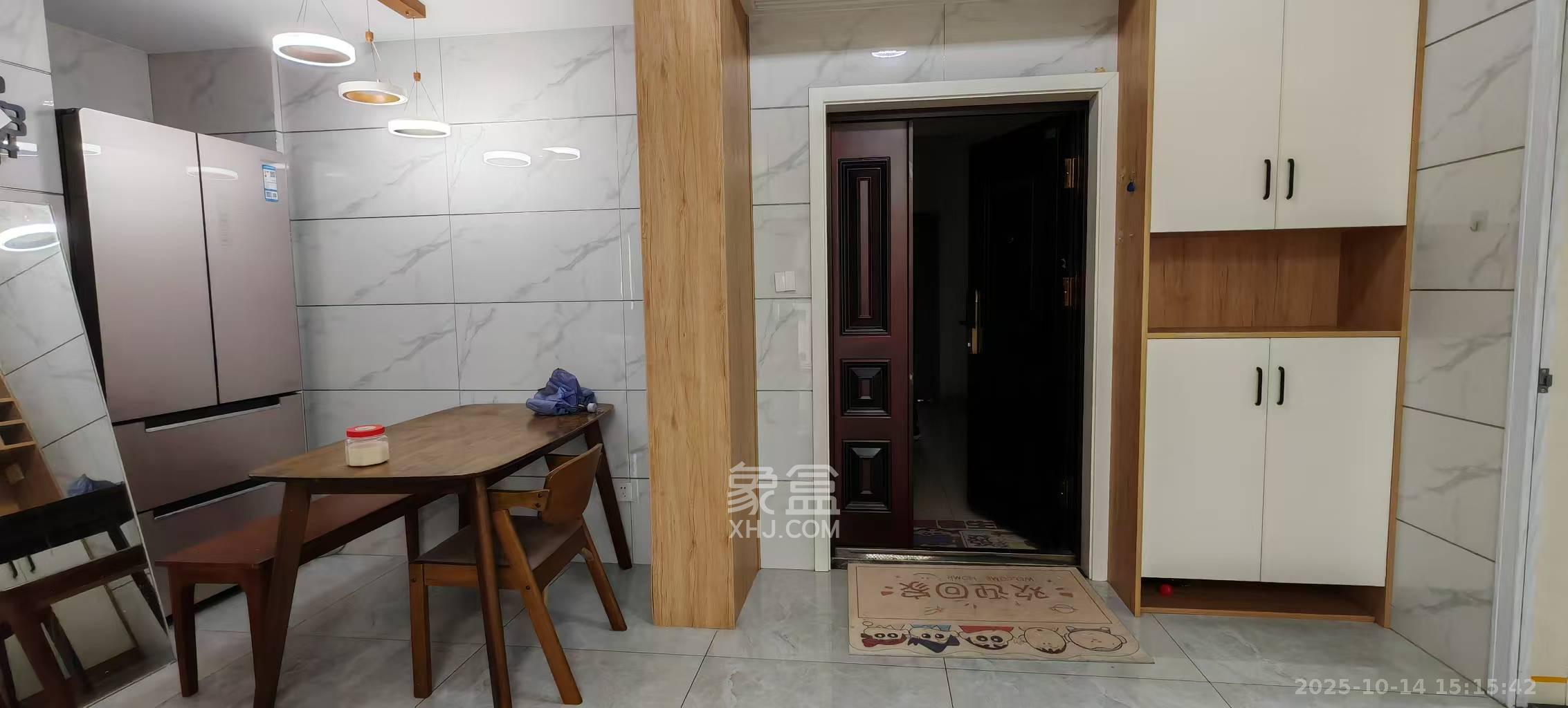 东方美地  3室1厅1卫    2500.0元/月室内图