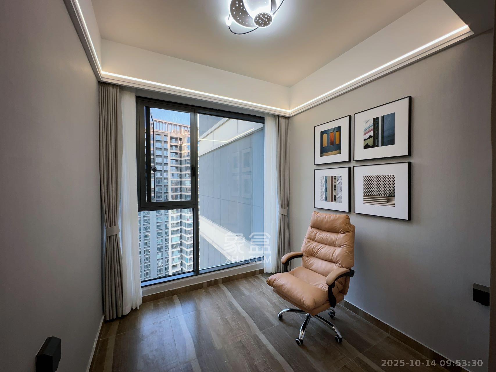 绿地V岛  4室2厅2卫    6800.0元/月室内图