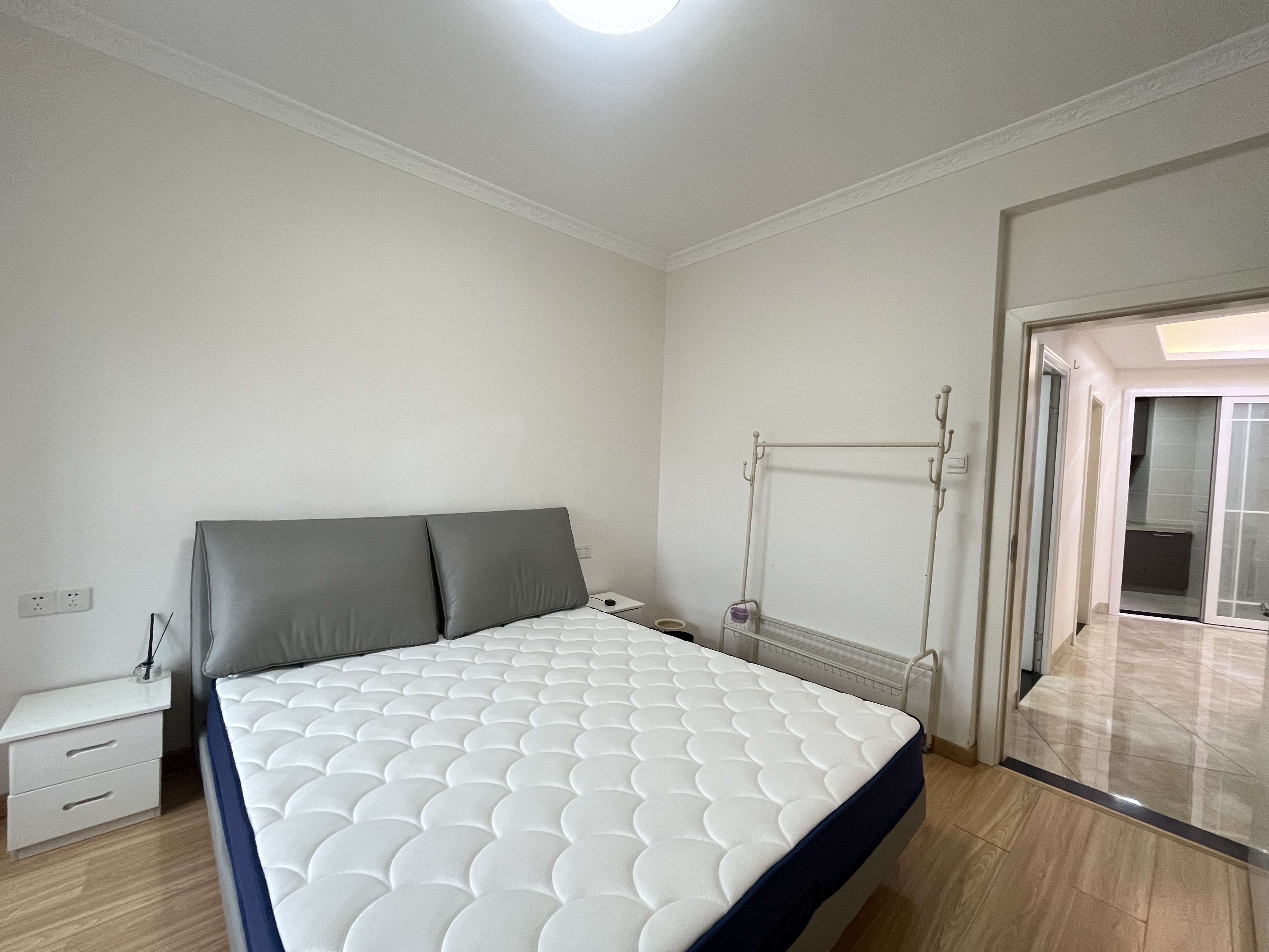 冠都现代城（冠都幸福彼岸）  2室2厅1卫    2000.0元/月室内图