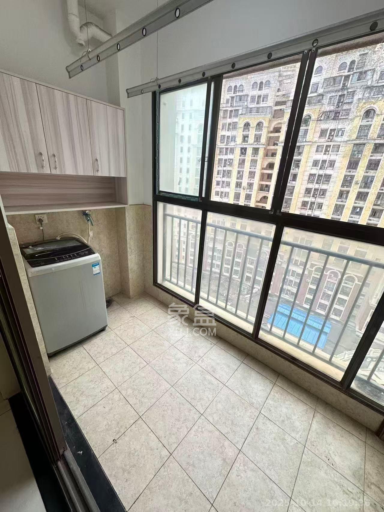 米兰春天  1室2厅1卫    1700.0元/月室内图