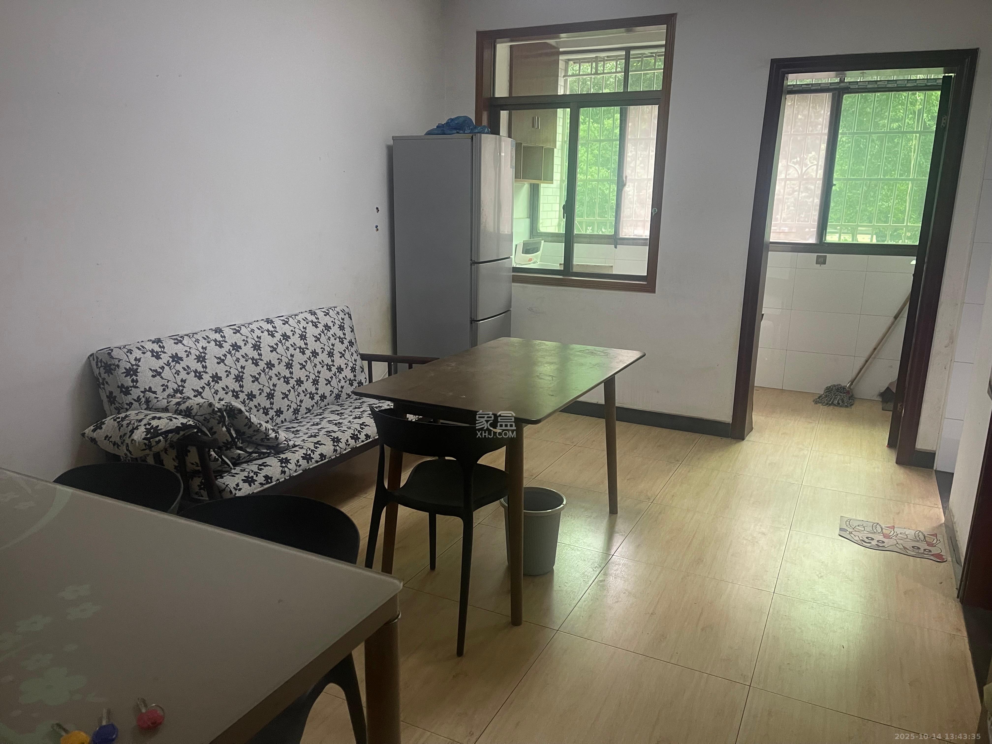 兴隆小区  1室1厅1卫    1300.0元/月