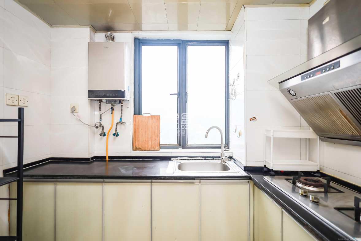 西城龙庭 2室2厅1卫 80.0万 西城龙庭 2室2厅1卫 80.0万厨房