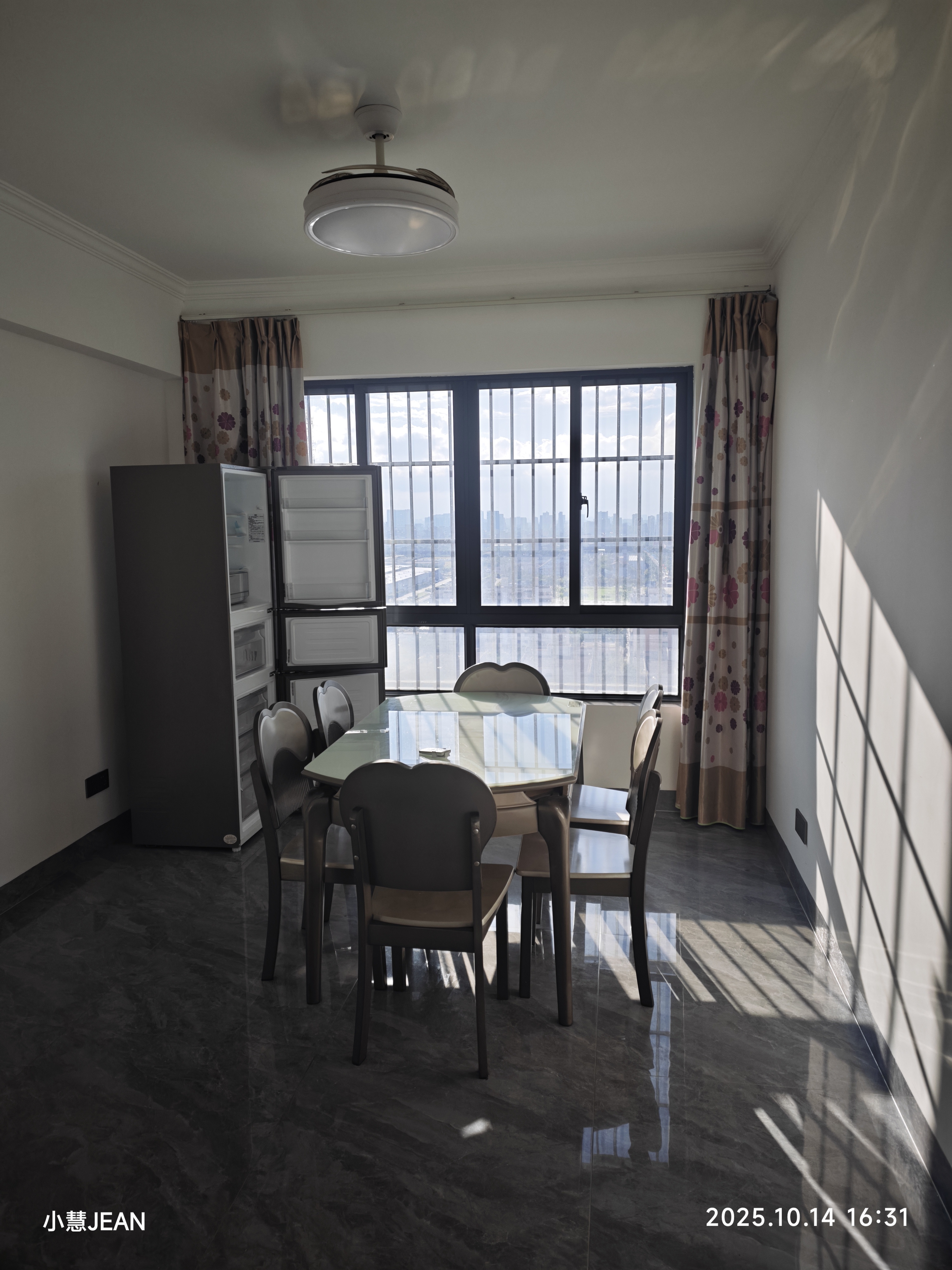 金碧大地豪庭 3室2厅1卫 3500.0元/月 金碧大地豪庭 3室2厅1卫 3500.0元/月室内图