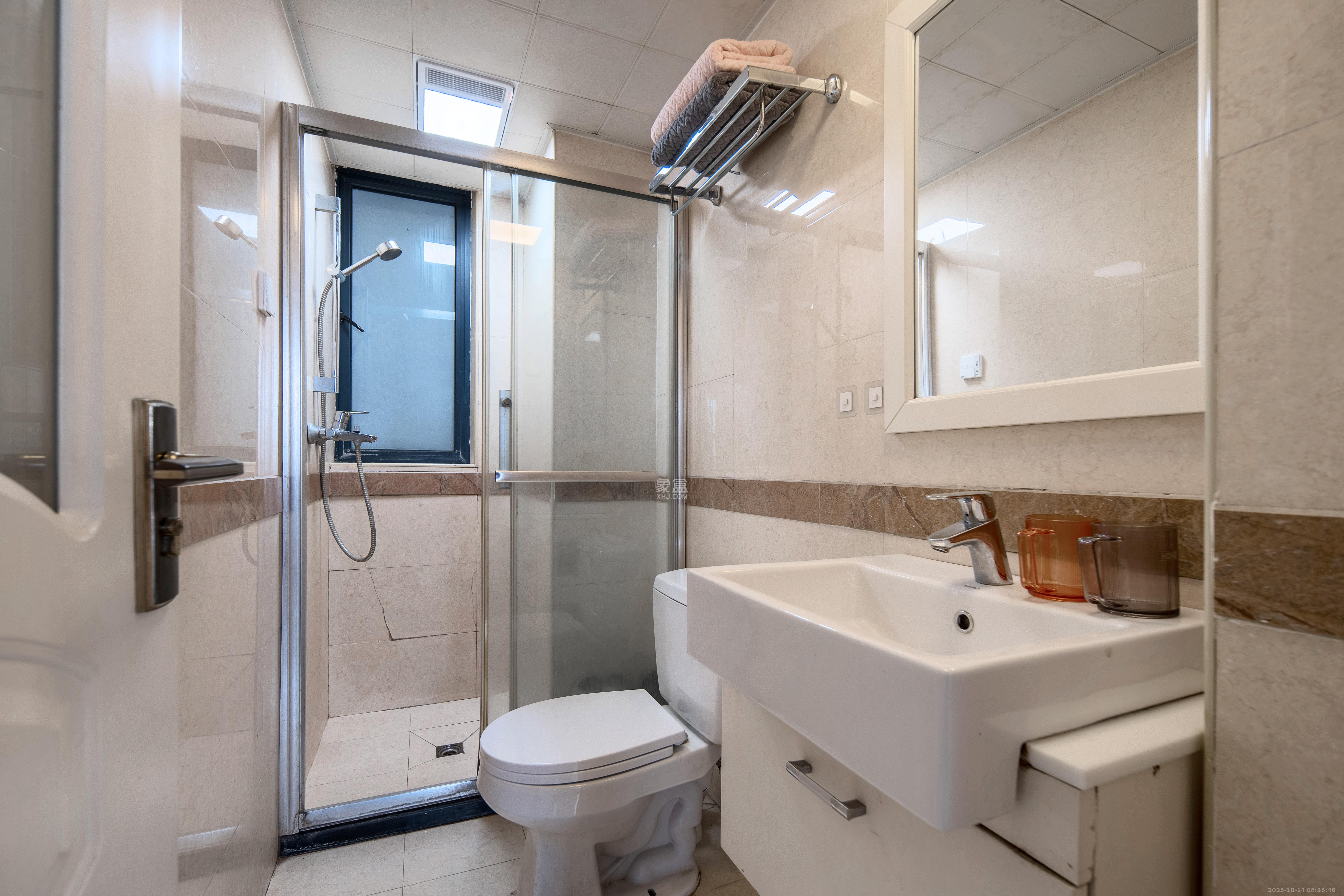 壹号公馆  2室2厅1卫    3500.0元/月室内图