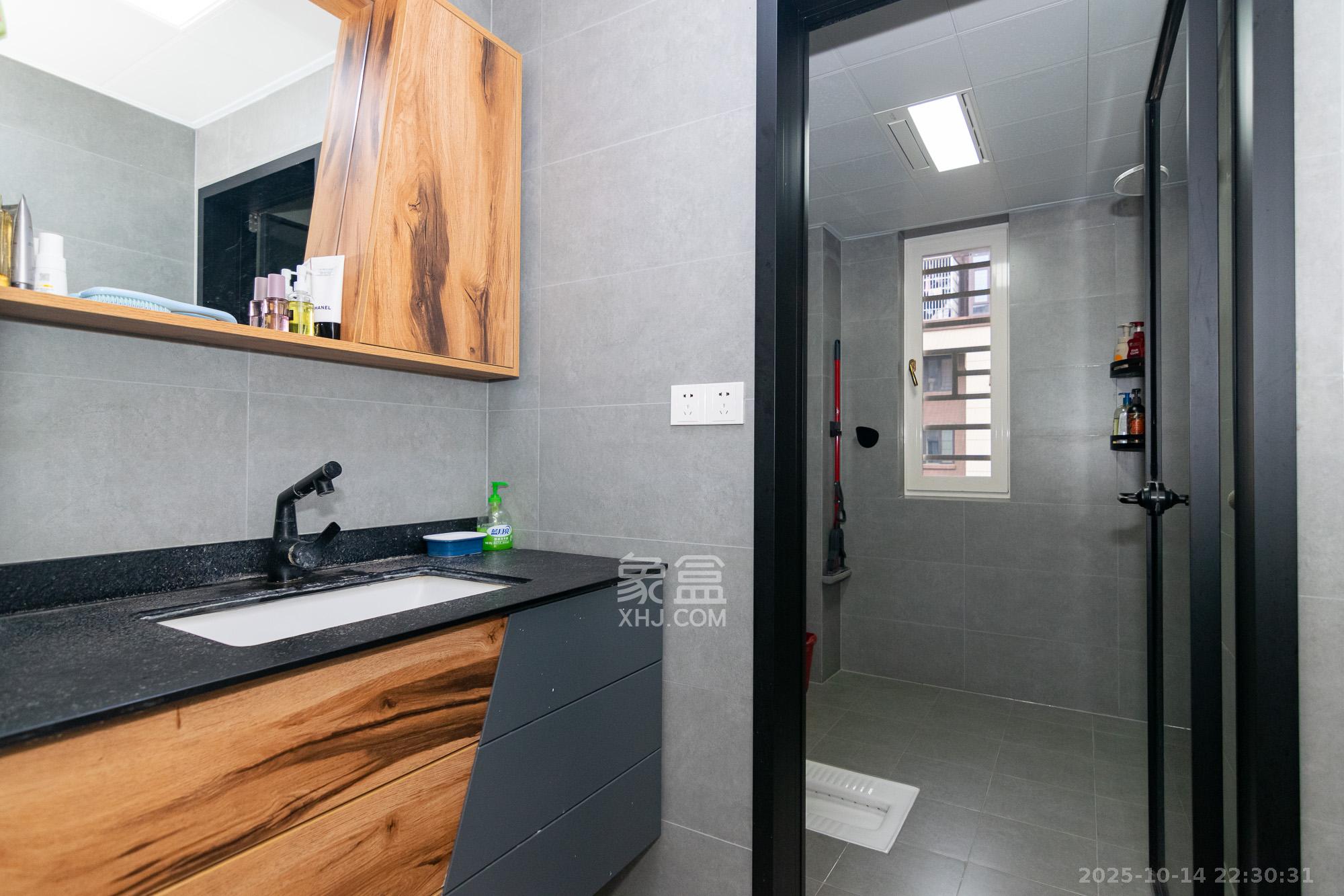 金地三千府（金地湖山樾、金地自在城）  3室2厅1卫    95.0万卫生间