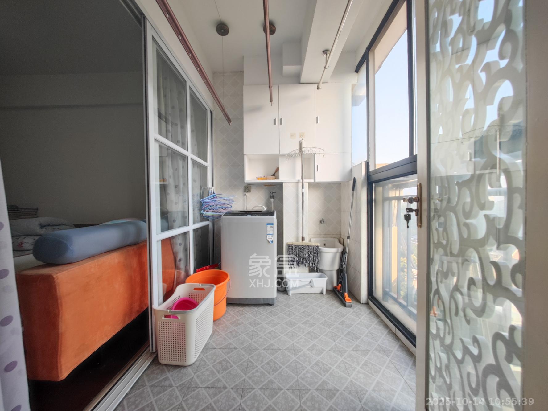 翡翠云天 3室2厅2卫 105.0万 翡翠云天 3室2厅2卫 105.0万阳台